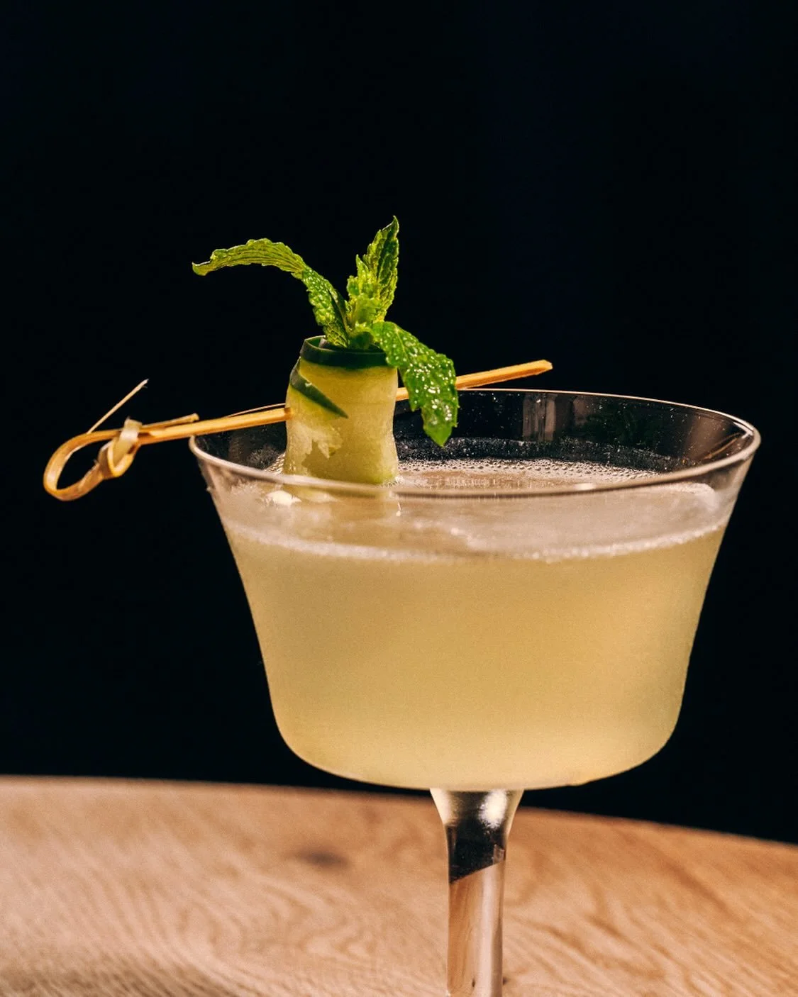 weekly revolver: eastside
beefeater, lime, cucumber, mint
doors open at 4p + vinyl night 10p