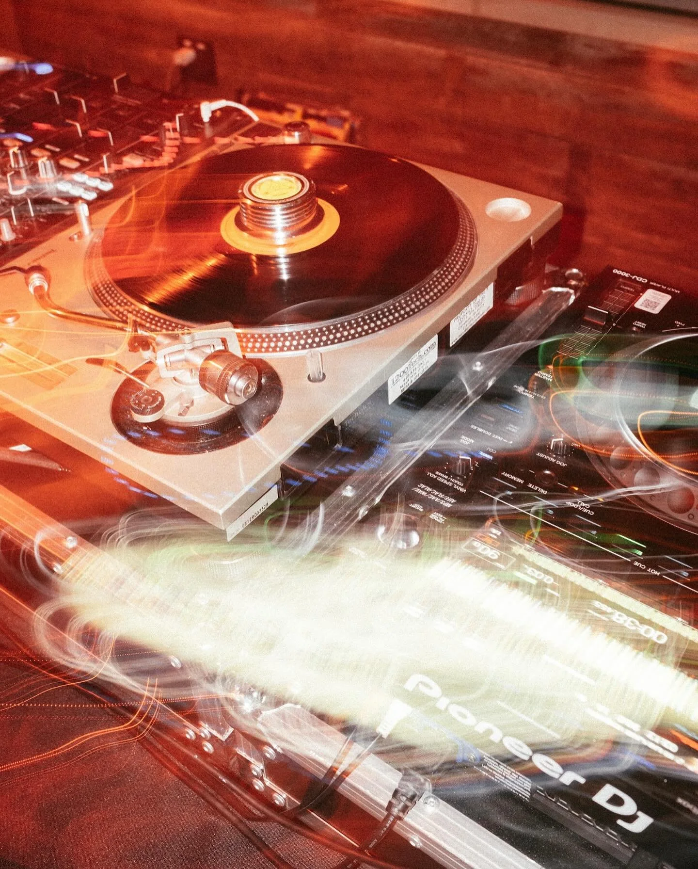 saturday vinyl 
doors open at 4p + vinyl night 10p