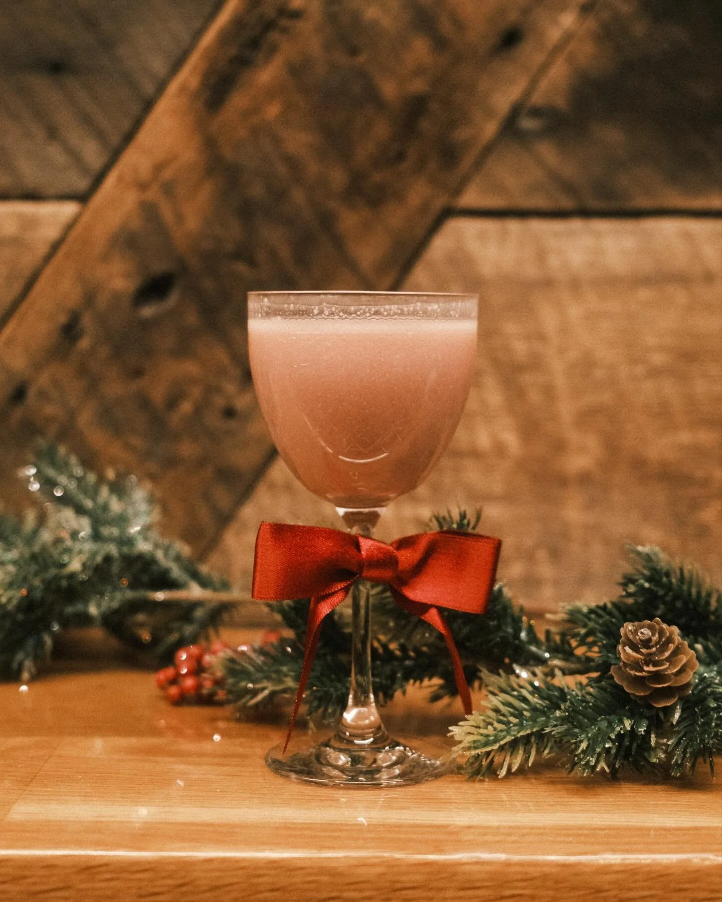 velvet vixen 🎀

dickel rye, pomegranate, almond-pepita orgeat, sage fig jam, black walnut bitters

doors open 4p + vinyl night 10p