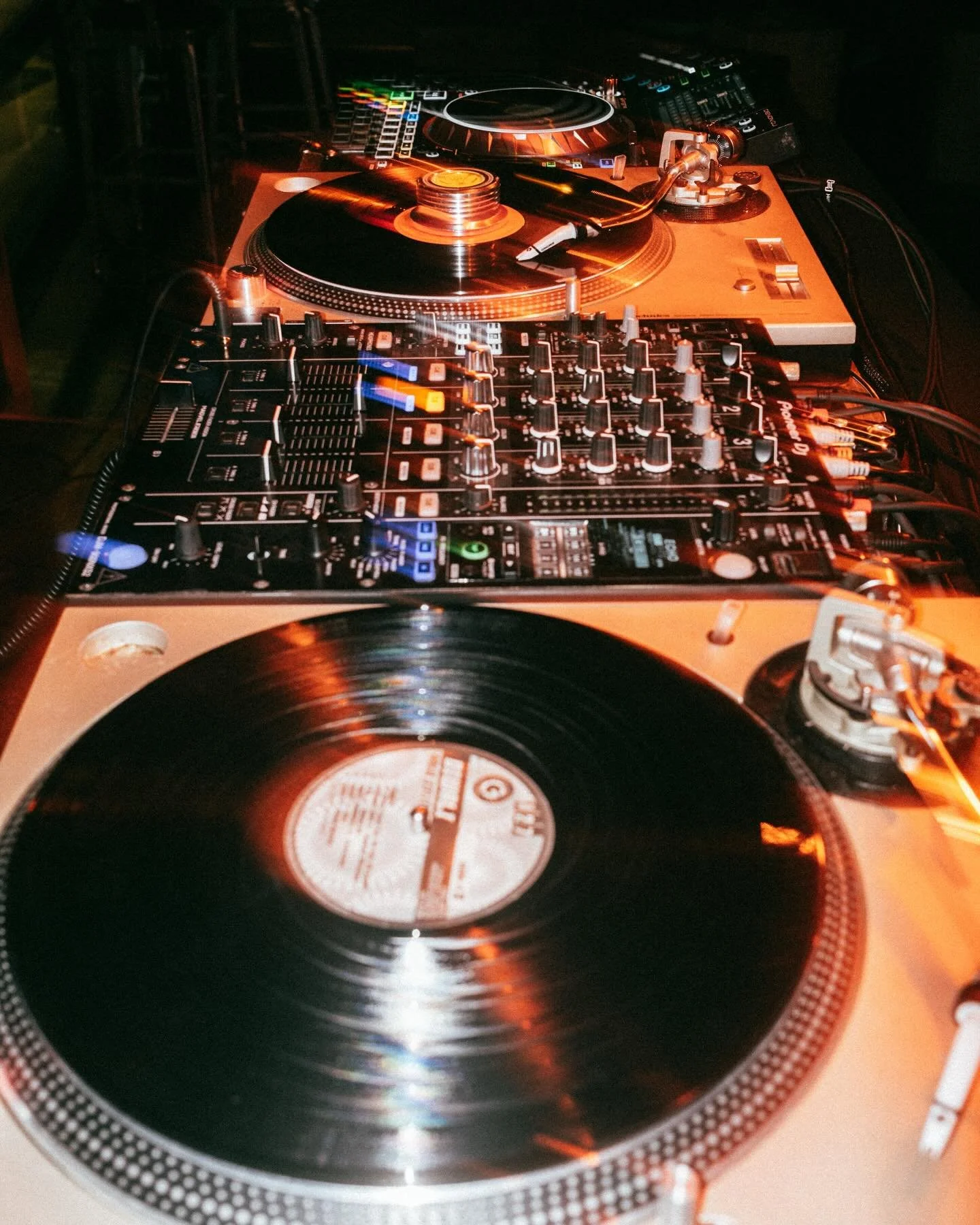 vinyl vibes

doors open 6p + vinyl with @bradleypetty 10p