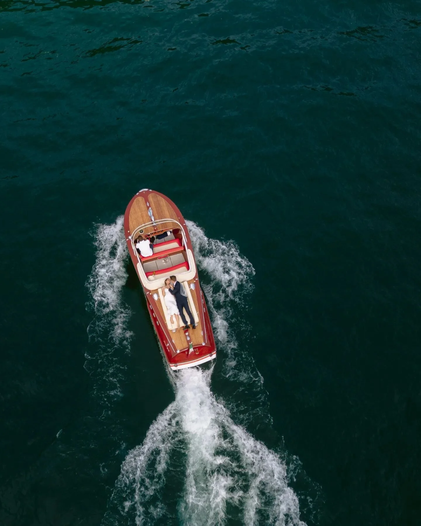 Who's dreaming about a boat trip on #lakecomo ?
We're so excited to start season 24 with all our couples!