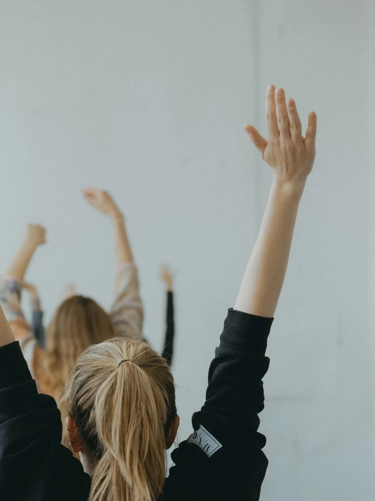 SHAKE THE DUST - Somatic Shaking Class