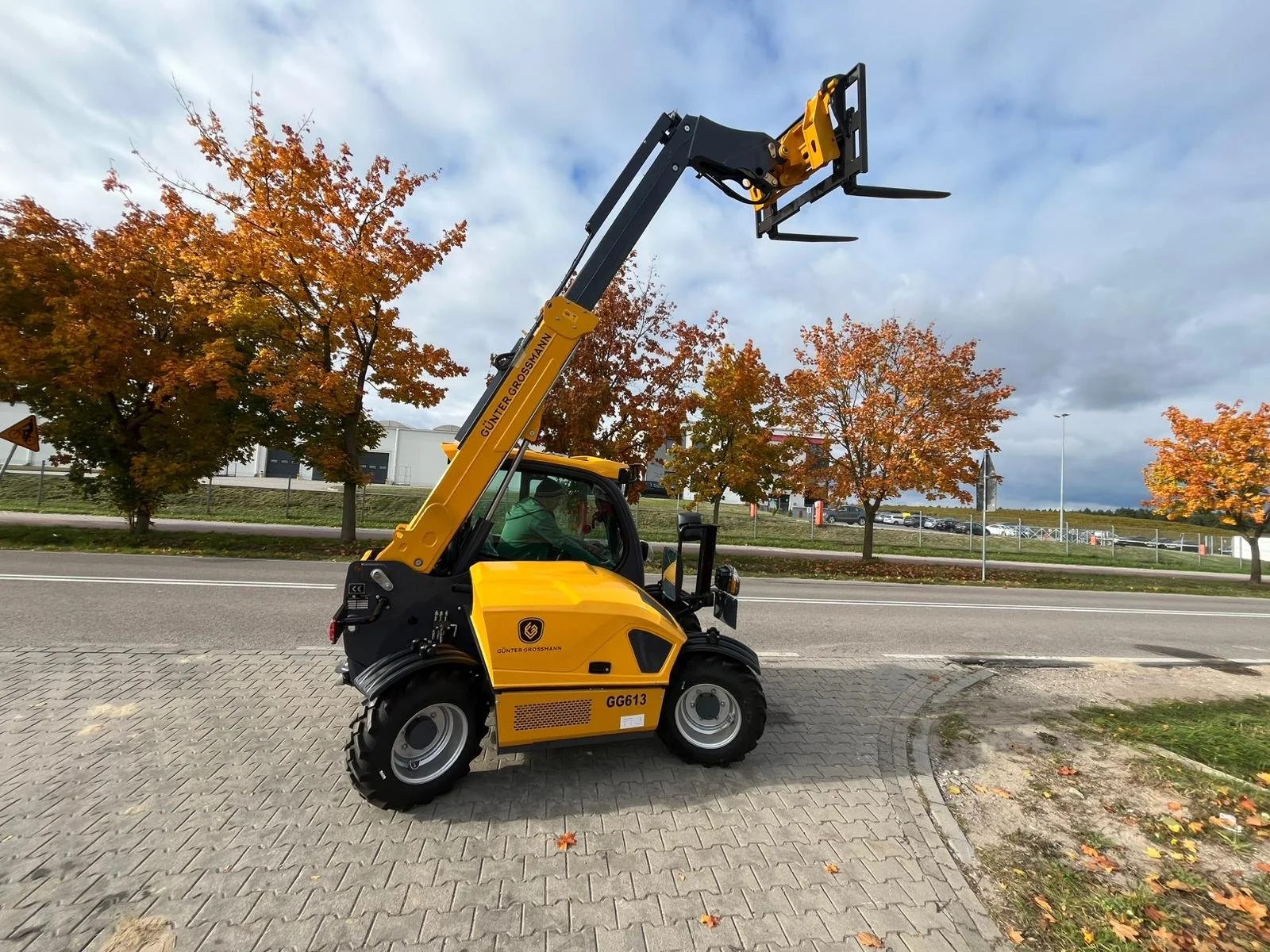 Teleskooplaadur GG613