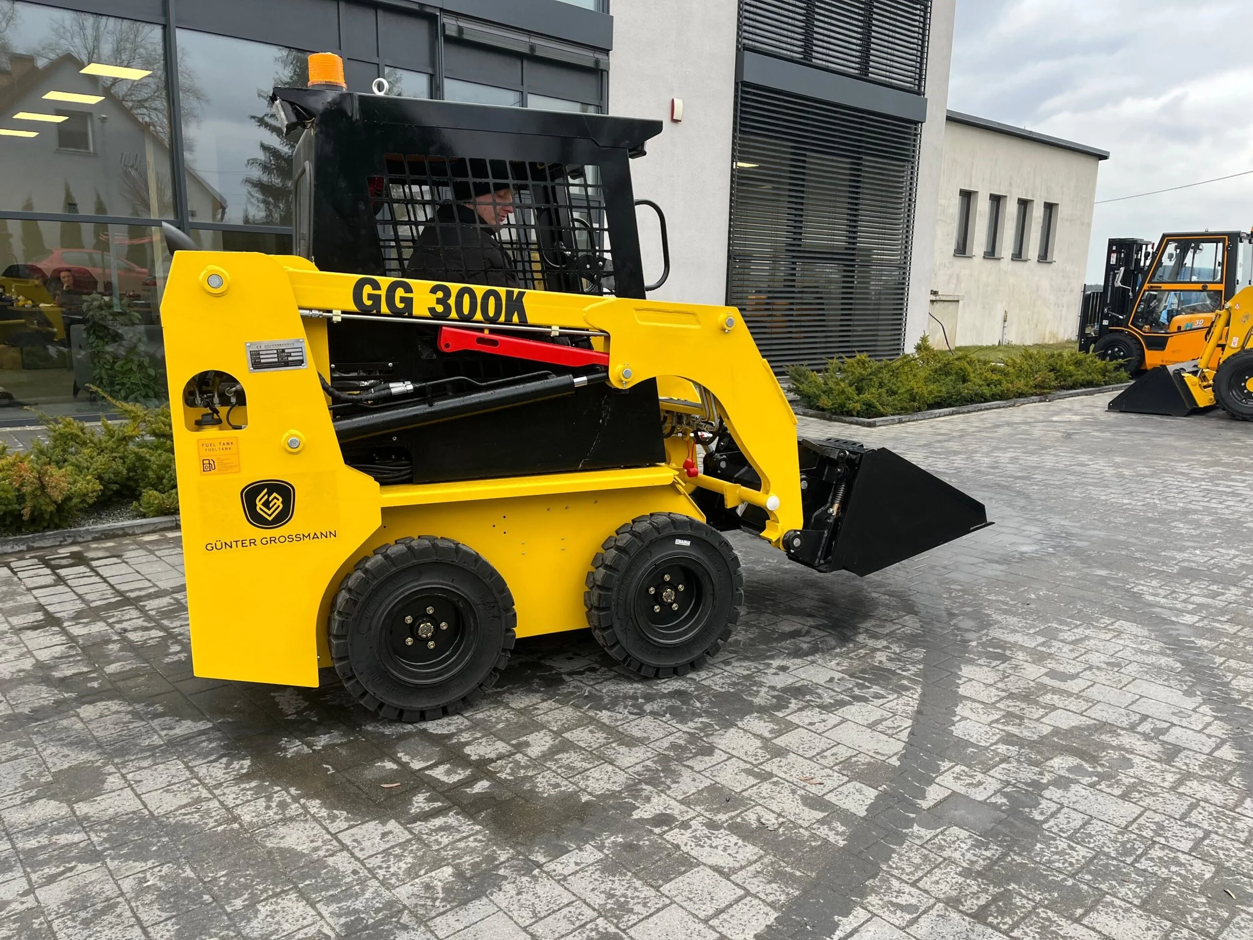 Kopplaadur GG300K