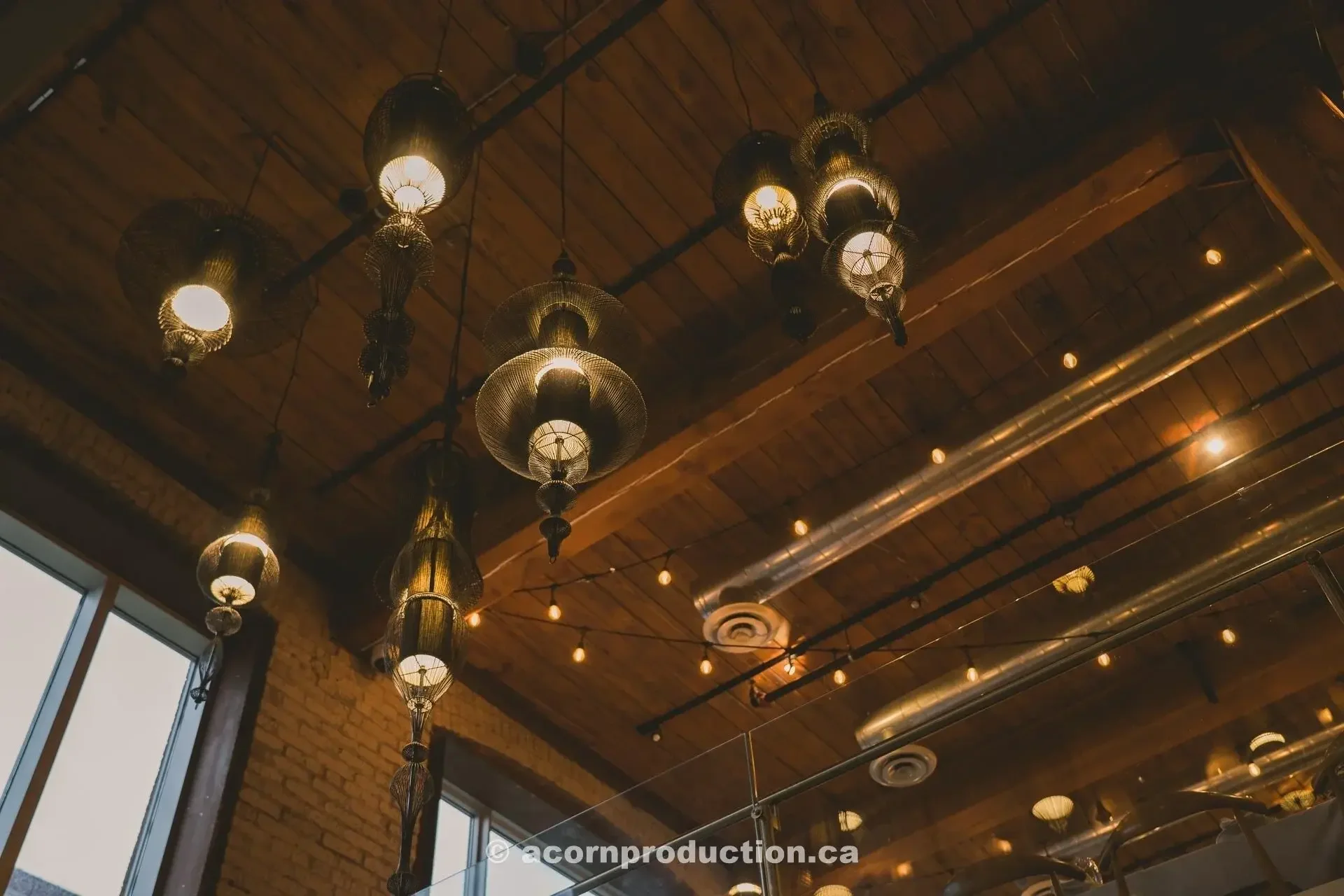 50-wedding-reception-lighting-ho.webp