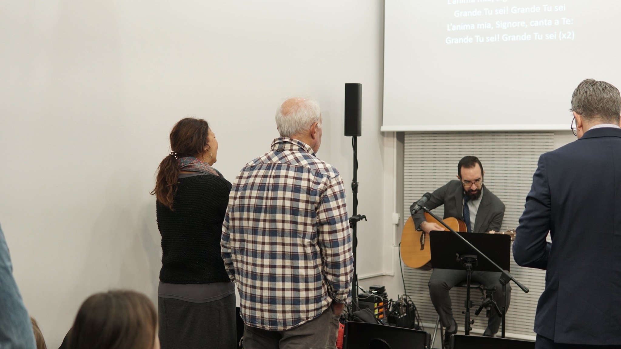 Salmo 113:1-3

 &laquo;Alleluia. Lodate, o servi del SIGNORE, lodate il nome del SIGNORE. Sia benedetto il nome del SIGNORE, ora e sempre! Dal sol levante fino al ponente sia lodato il nome del SIGNORE.&raquo;