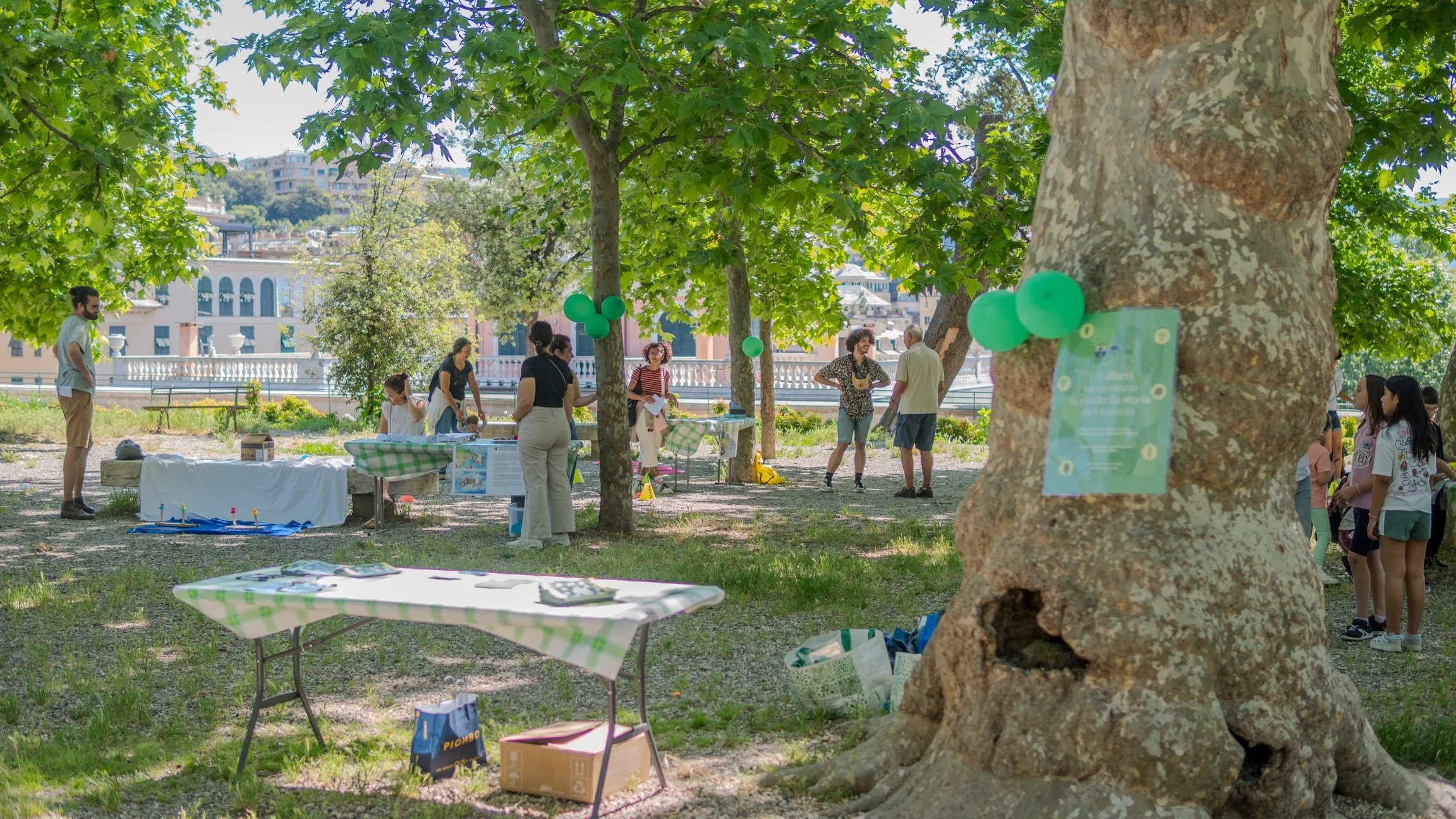 Siamo grati a Dio perch&eacute; grazie all&rsquo;aiuto di fratelli e sorelle da una chiesa di Lione in Francia, abbiamo avuto diverse opportunit&agrave; per condividere con la citt&agrave; di Genova la buona notizia del Vangelo. 

Amiamo questa citt&