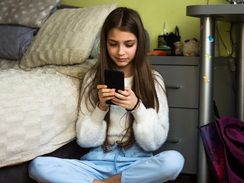How Does Social Media Affect Teen Mental Health?