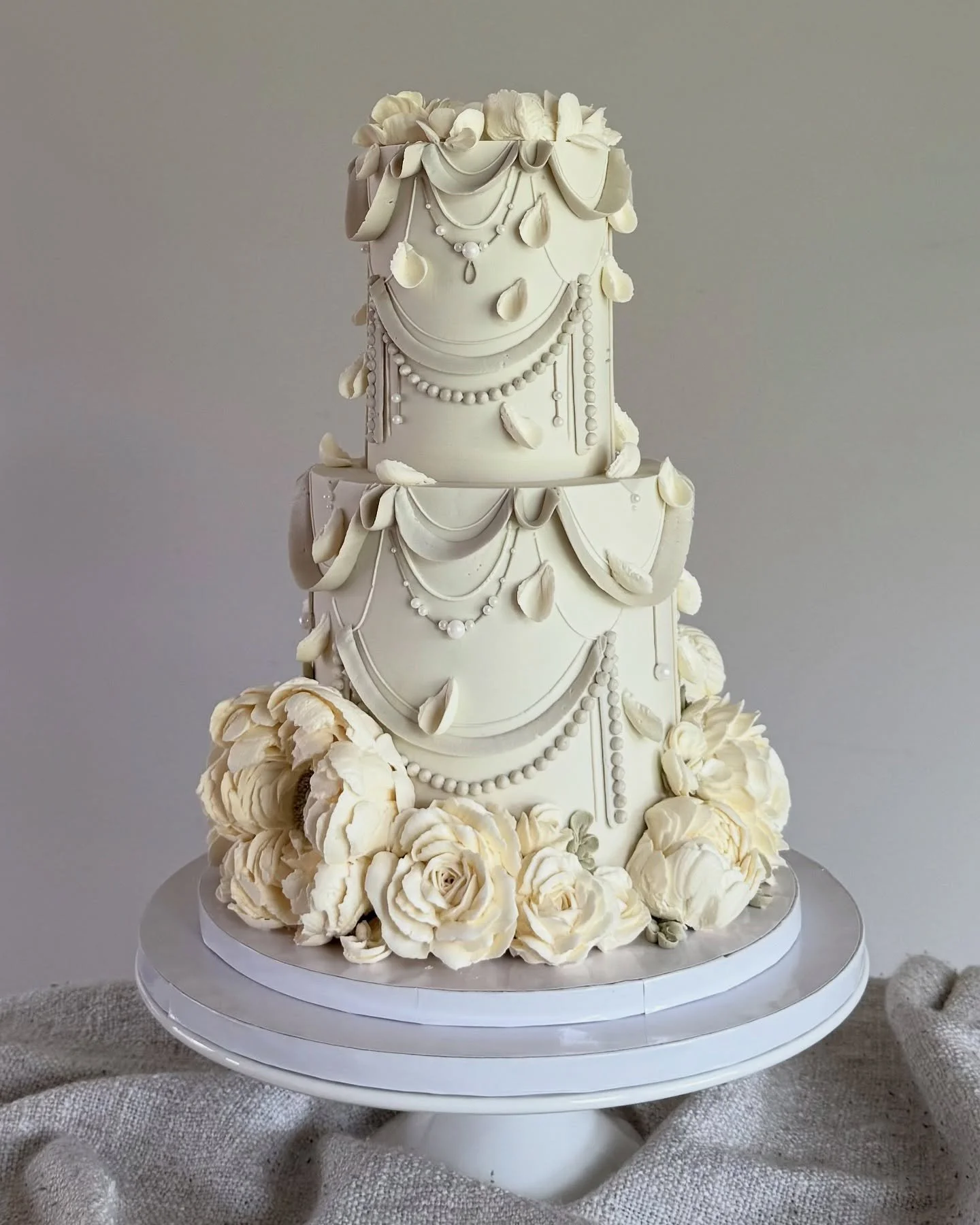 I broke down photos of @peorycake buttercream flowers 💕 &amp; spent many many frustrating hours studying it through trial and error to create peonies and roses. They&rsquo;re slowly improving, but not quite where I would like yet. She&rsquo;s on ano