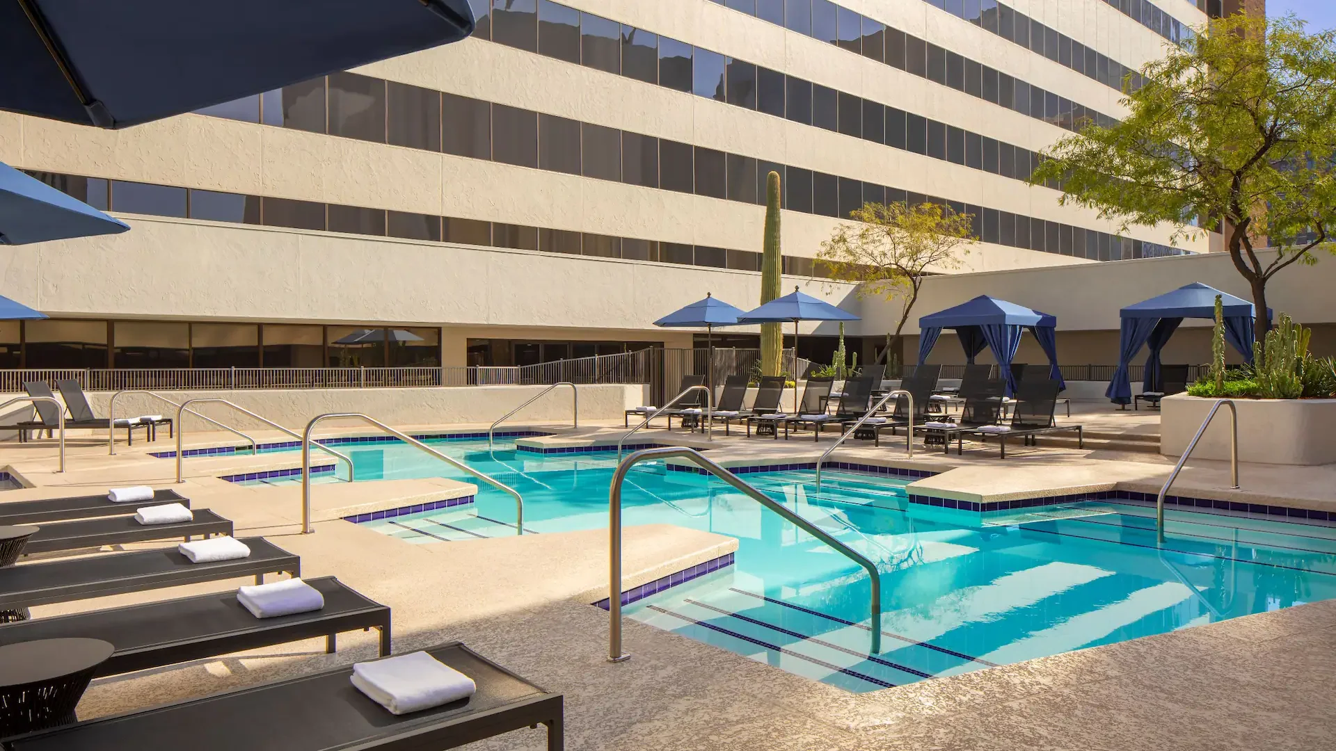 Hyatt-Regency-Phoenix-P161-Pool.16x9.webp