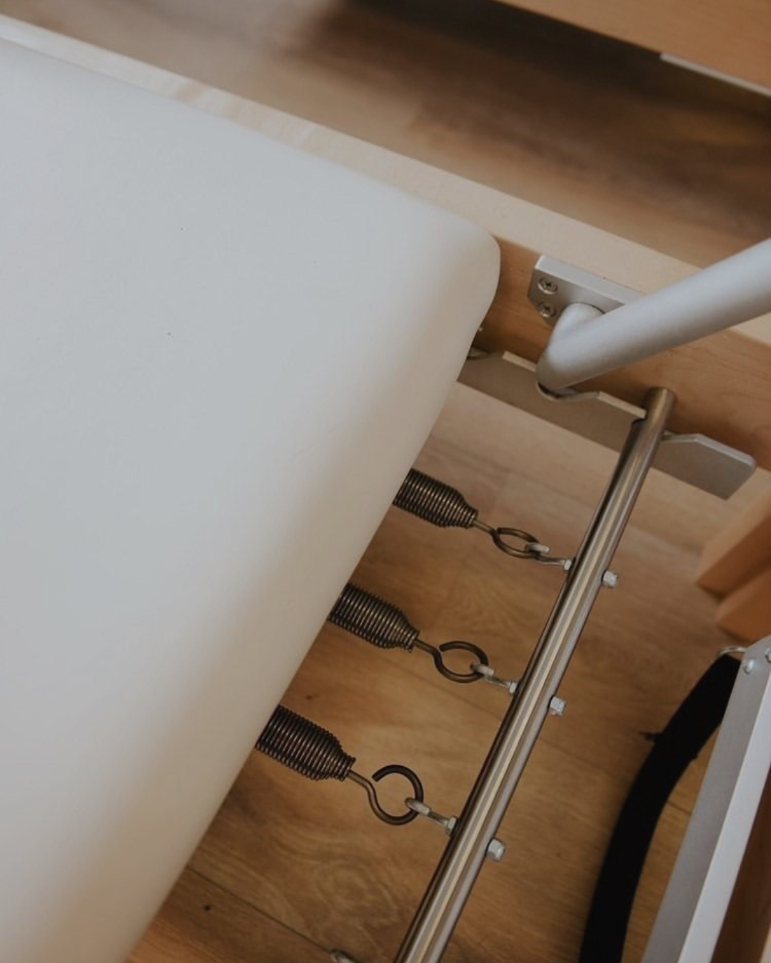 Pilates reformer machine