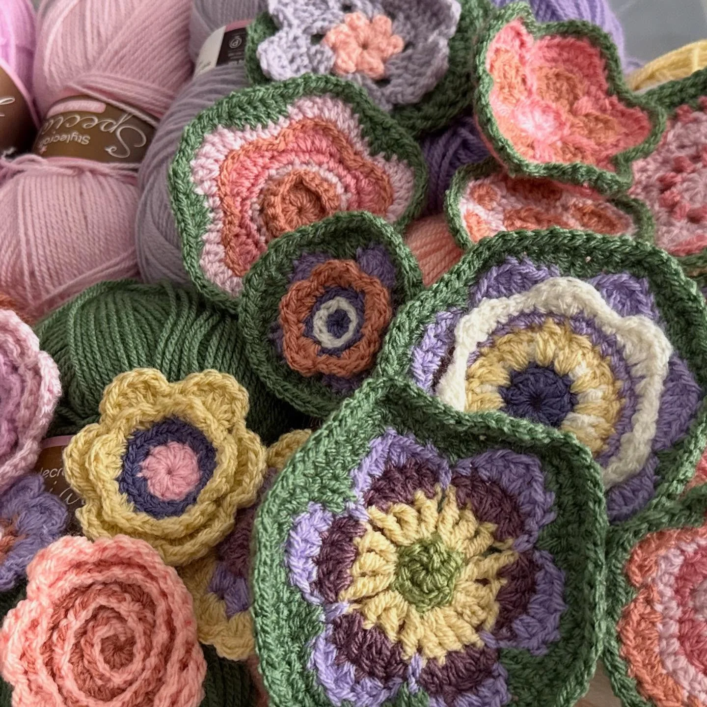 My collection of freeform flowers on their way to becoming something completely new. 🌸🌻🌼