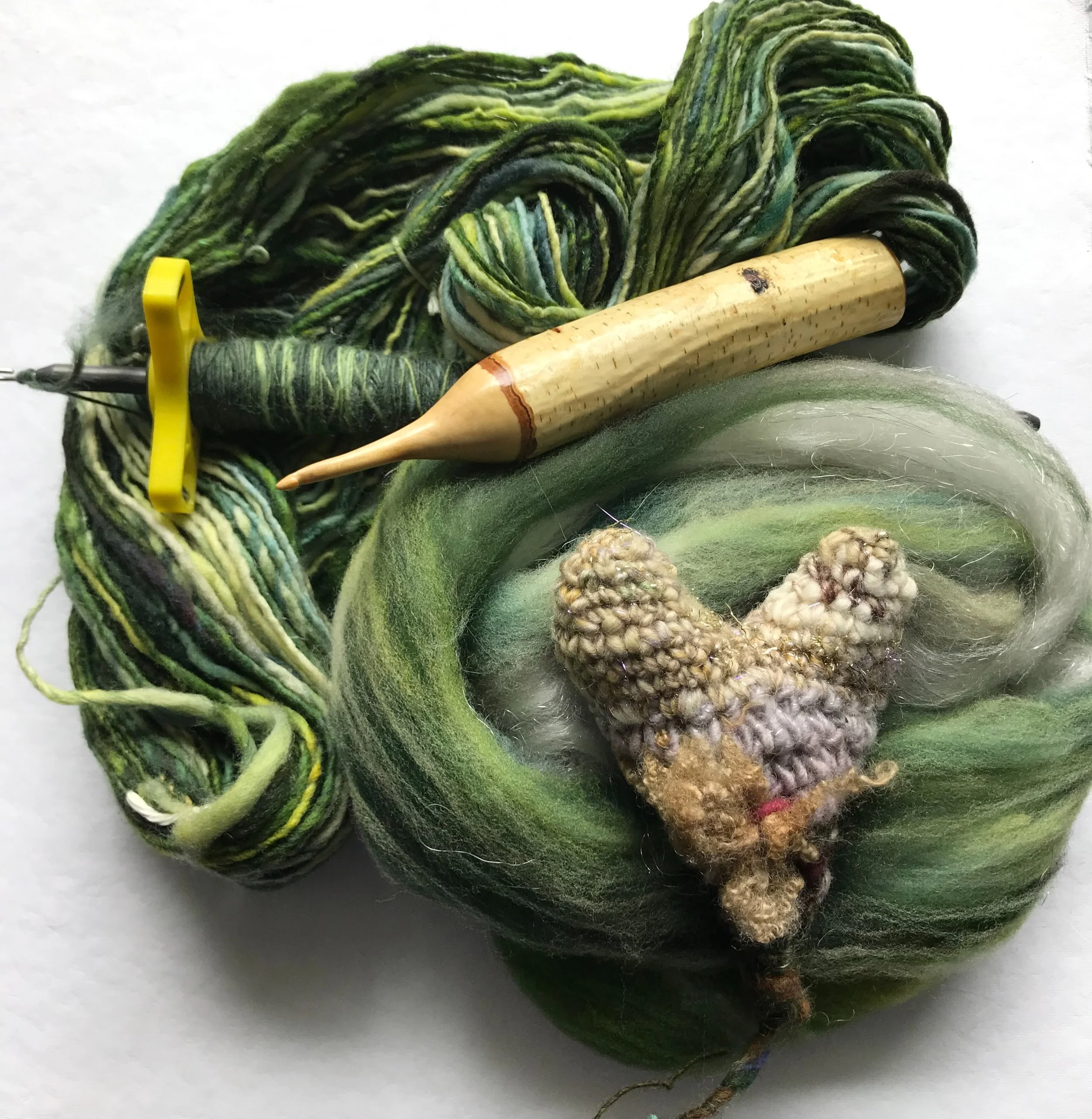 Freestyle puffy hearts are one of my favorite things to make with textured hand spun yarn. I wrote the recipe style instructions for making them. Perfect for yarn lovers everywhere.