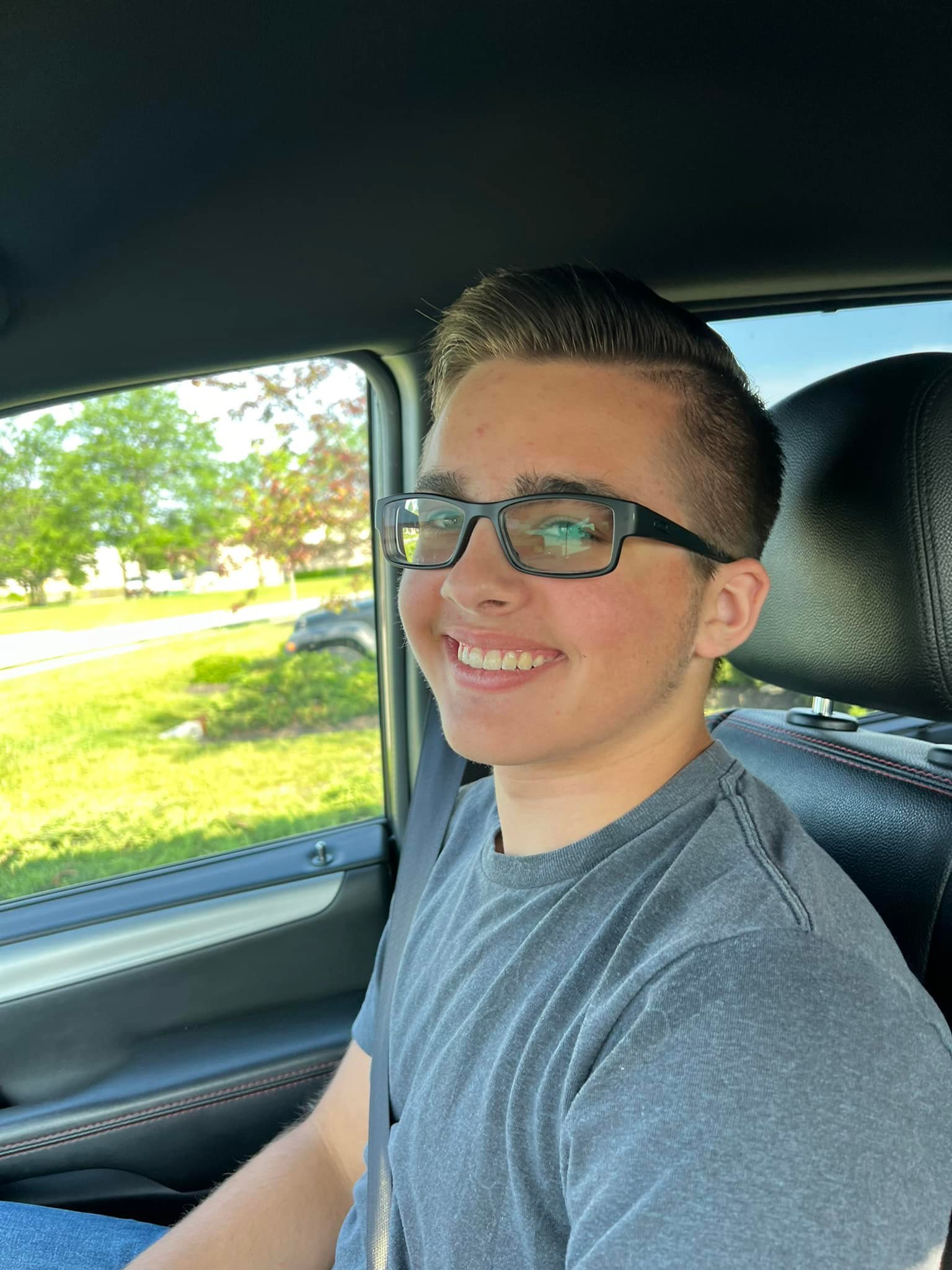 Well Adam Tyler is officially out of the Railroad Club aka no more braces. 
What a gorgeous smile! ❤️