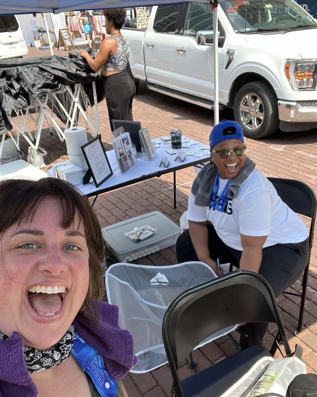 🎉WHAT A FABULOUS EVENT🎉

Monumental Yoga was a Monumental Hit! 

Thank you to everyone who braved the heat, and took the power of the pause to get a #tabletopchairmassage 
Our Next Adventure will be serving the VIP GUESTS at Baby Got Brunch Indy so