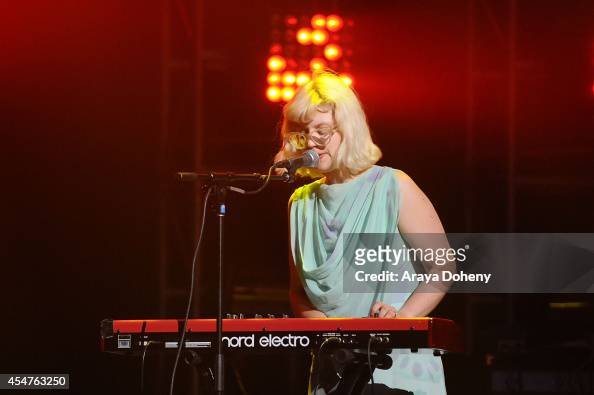 gettyimages-454763250-594x594.jpg
