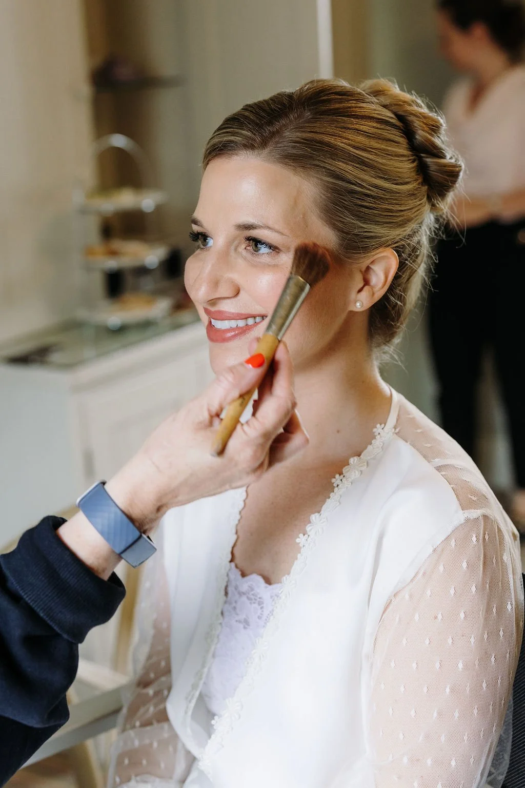 glowing-bridal-makeup-Ireland
Image Credit: Elaine Barker Photography