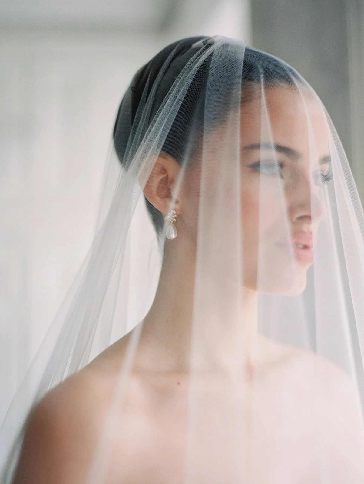 Elegant wedding makeup and hair by Anna Nenoiu, luxury bridal artist Toronto Ontario