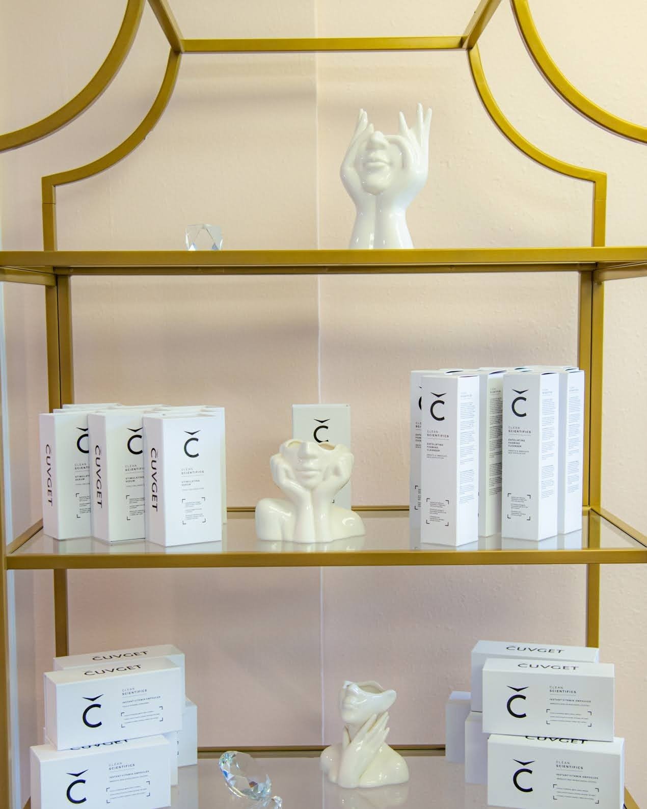 At ALMĀS, we offer @cuvgetusa products, a revolutionary breakthrough in clean cosmeceuticals from Scandinavia. 🤍

CUVGET is crafted using clean and ethical scientific practices, sustainably extracting previously unattainable microcompounds from natu