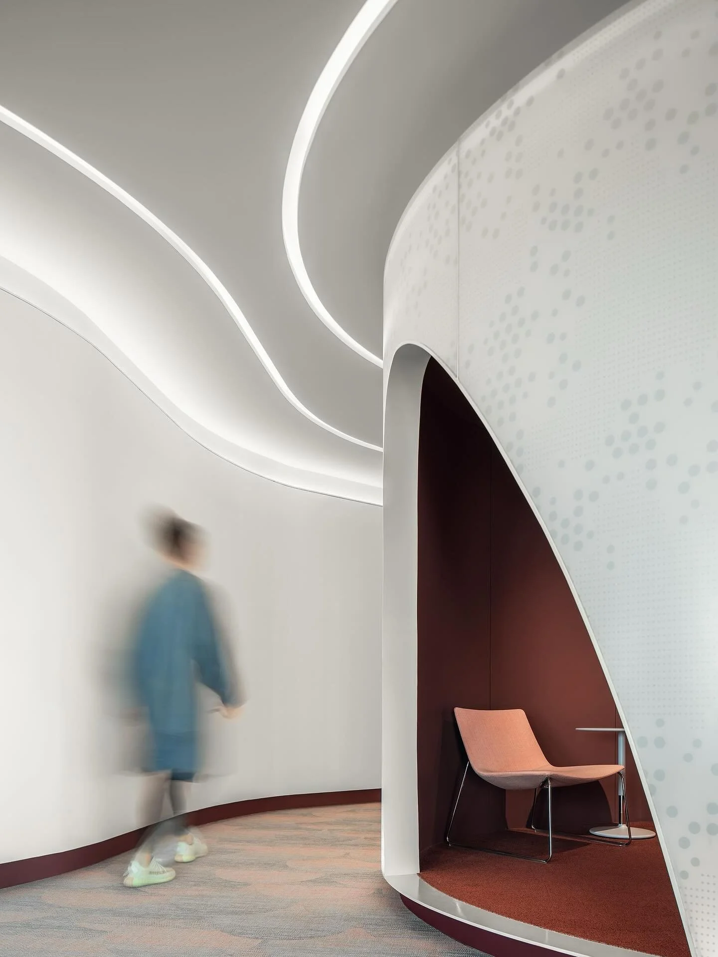 Not your typical finance office ✨

Neutral palettes, flowing forms, and spaces made for both focus + pause. A reminder that design can shape how we work &mdash; and how we feel.

SOURCED proudly represents @arper in Southern California. 

Location : 