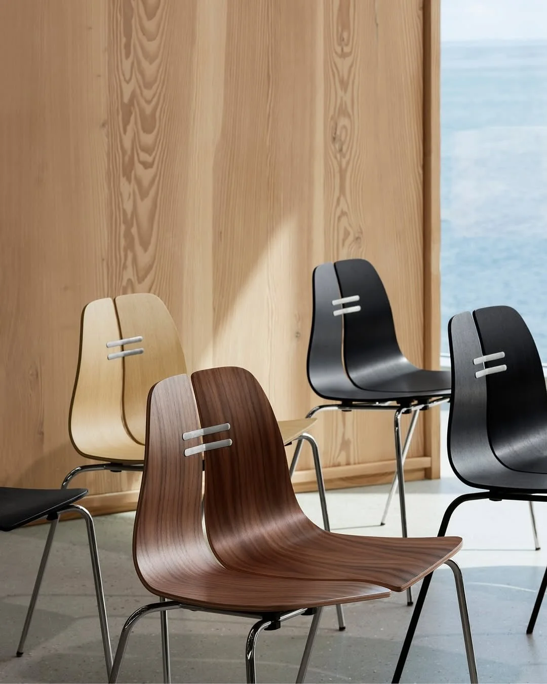 In a modern setting, the PK3&trade; chair shows the strength of Kj&aelig;rholm&rsquo;s early design vision. Its distinctive split shells and precise steel base give it a bold, architectural presence, while its stackable construction brings an unexpec