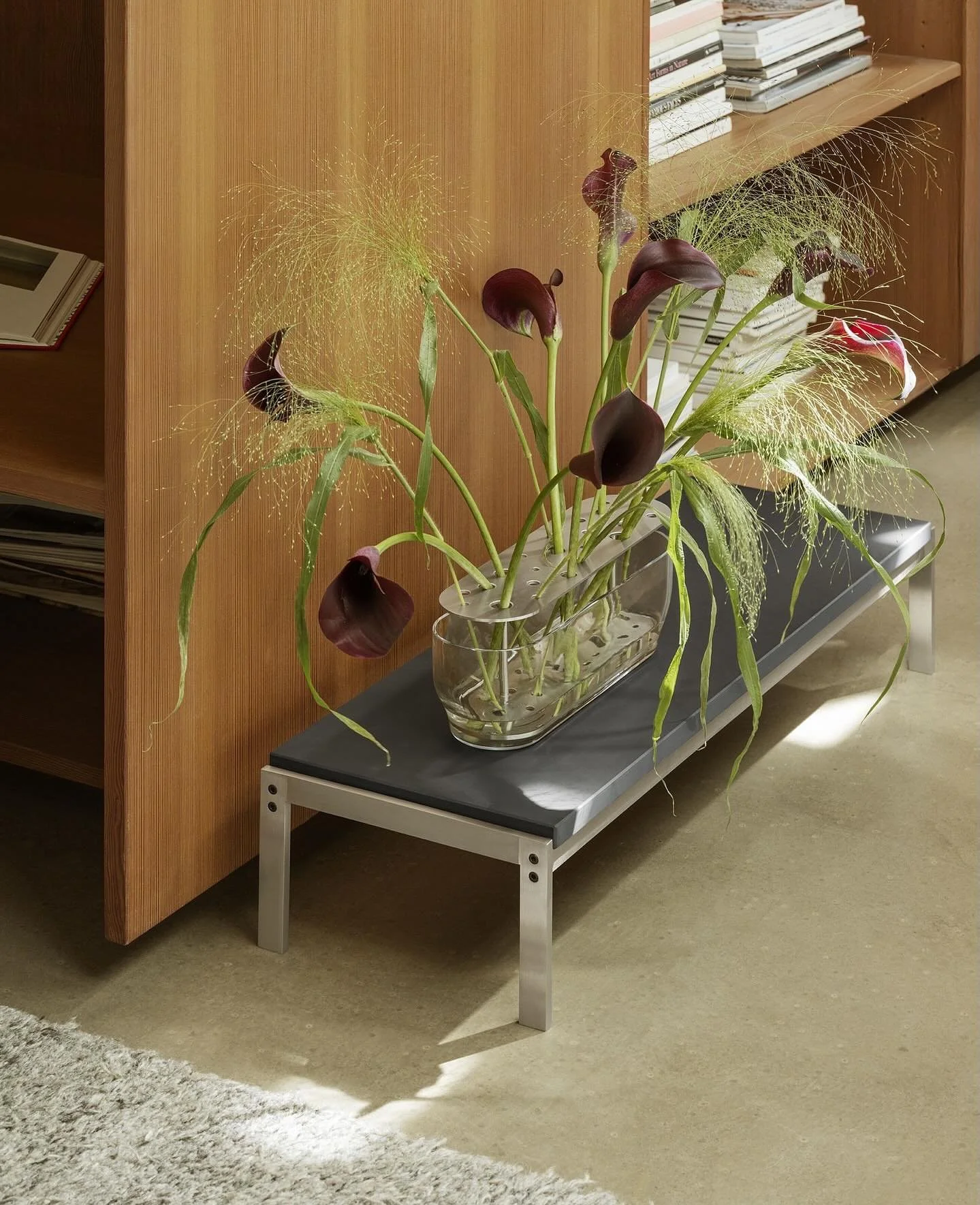 DISTINCT ARRANGEMENT &mdash; @fritzhansen 🌷🌻🌹🏵️

Inspired by the ancient art of Japanese floral arrangement, the captivating Ikeru + Ikebana vases showcase the splendor of each flower by providing a dedicated space for each individual stem to shi