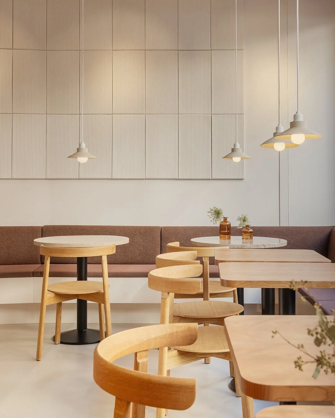 MATERIAL MONDAY; ft @impactacoustic 
Cozy environment. Clear acoustics. Circular design.

@irma.zuerich shows how it&rsquo;s done with ARCHISONIC&reg; Cotton Terra.

Crafted from repurposed cotton linters and natural earth pigments, ARCHISONIC&reg; C