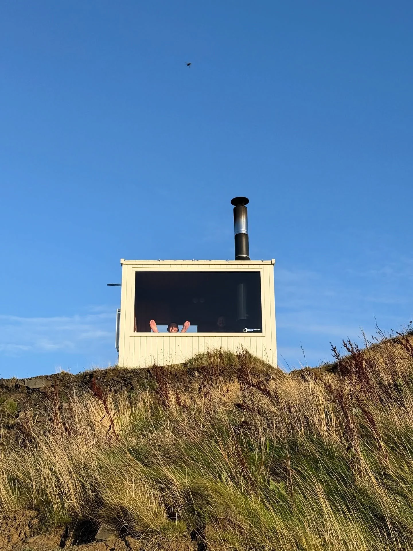 We’ve moved! About 30 metres away… (still in Charlie’s field) closer to the sea with the same great views, hot sauna and cold plunge π₯ π
-
Definitely here until the end of October so come and enjoy π
#sauna #saunatime #saunaby