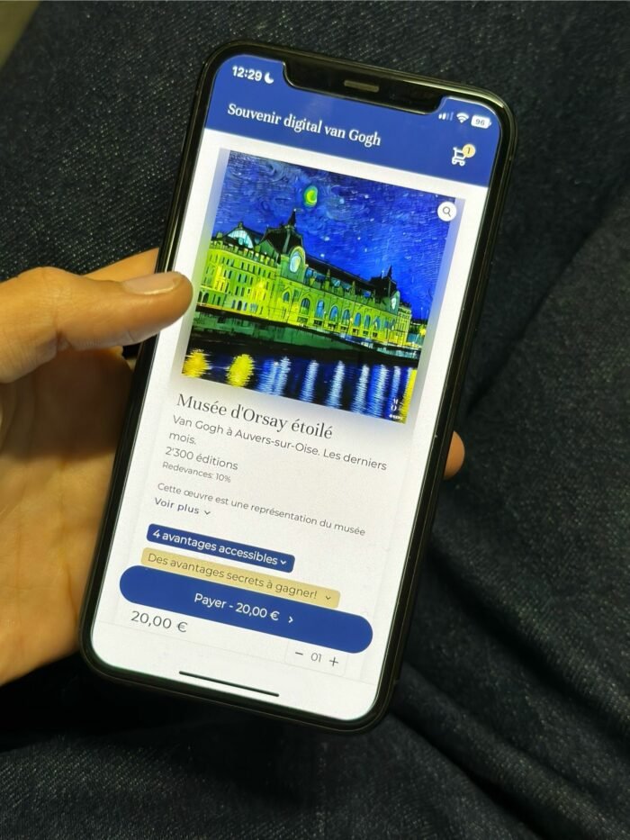 Keru Marketplace - Visitors purchasing their digital souvenirs © KERU, courtesy Le Musée d'Orsay