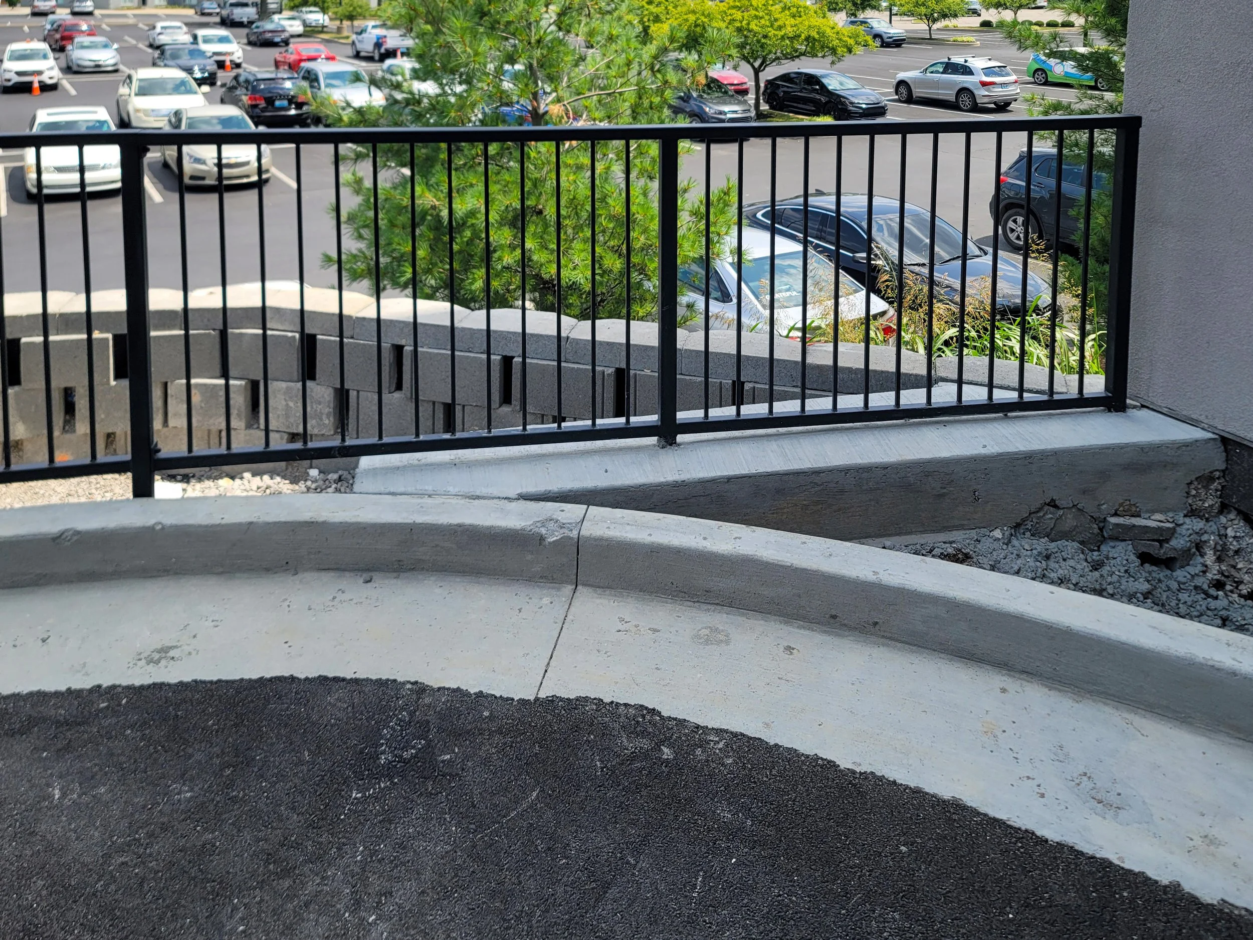 Perimiter Metal Railing (5).jpg