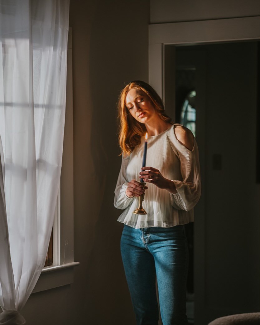 I am so excited to teach @roadtrippers_retreat about branding and headshots! My @westcottlighting lighting is packed and I am ready to spill the tea on how I light!