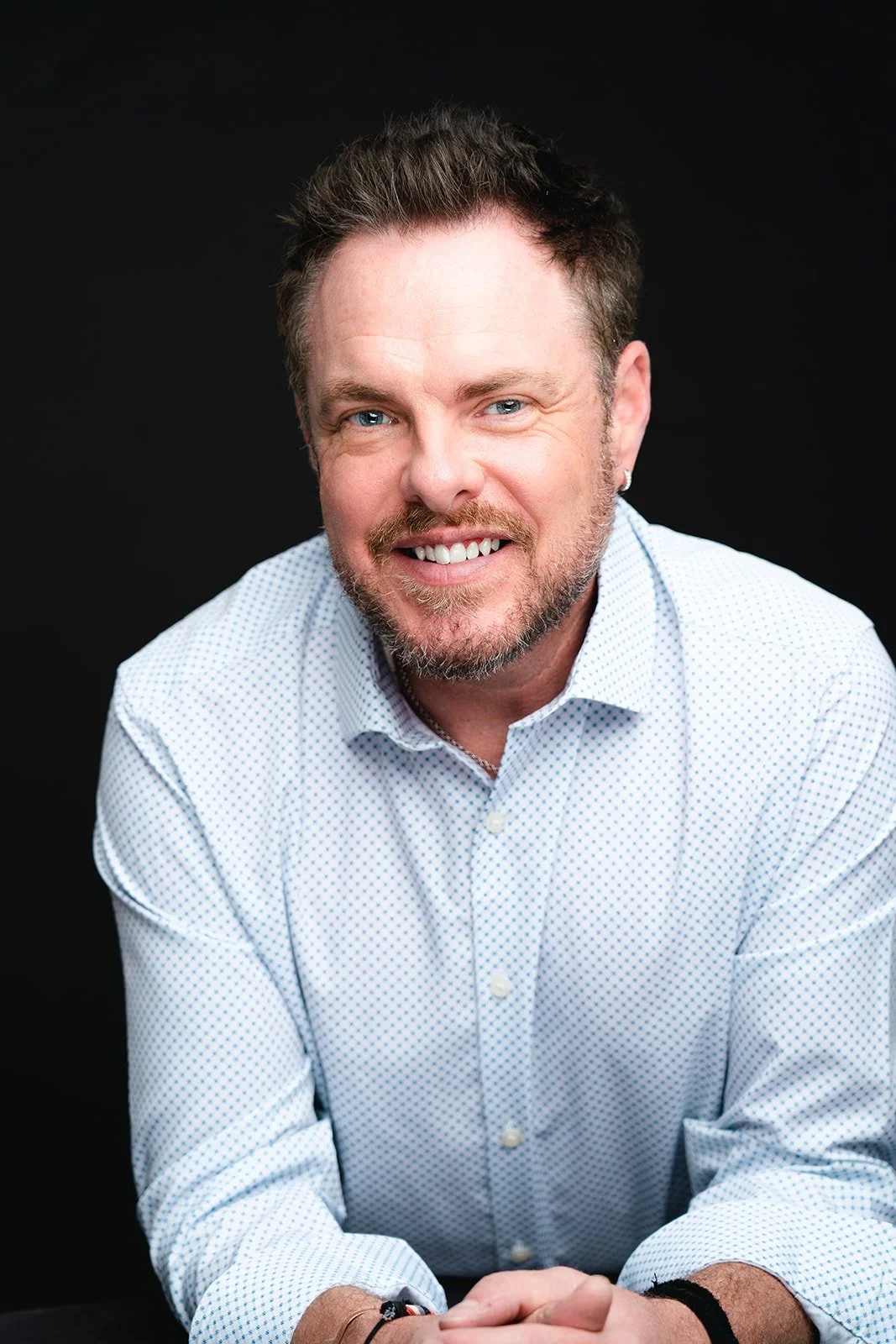 Studio or On-Location Headshots? How to Choose What Fits You Best