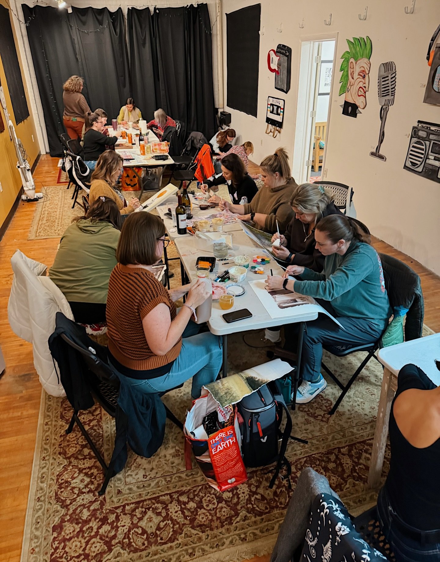 Just popping in to say hi 👋!! We can&rsquo;t wait to be back in The CO Lab getting creative, making, being silly, and so much more with you all 💛 

Keep staying tuned for updates &amp; more! Thanks y&rsquo;all!