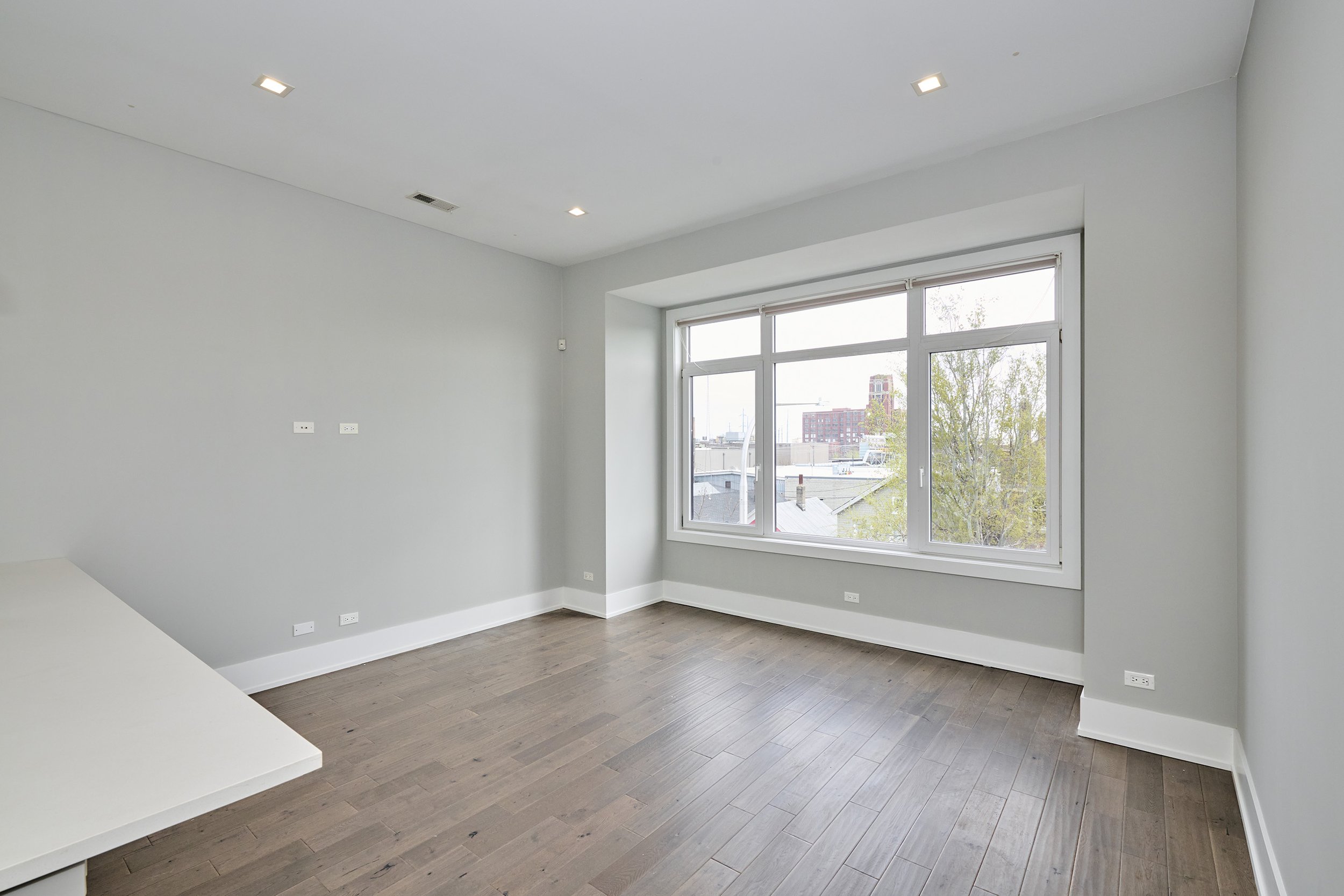 1338 W. Cullerton_Unit 3E_Living.jpg