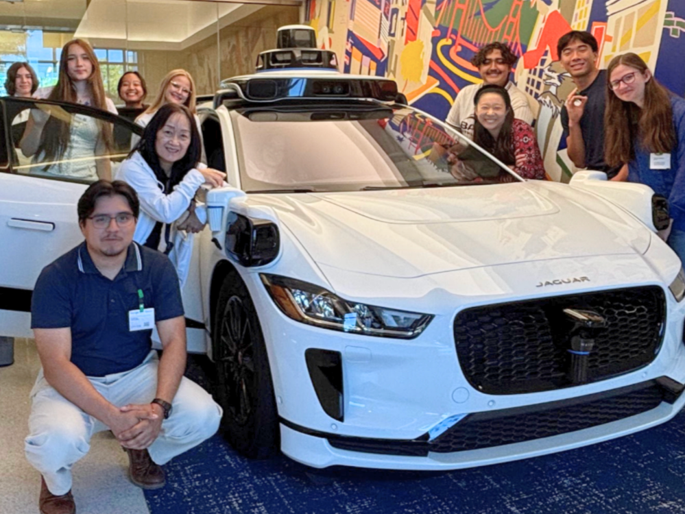 From Campus Visits to Coffee Chats: Expanding 1:1 Professional Connections at SVUDL