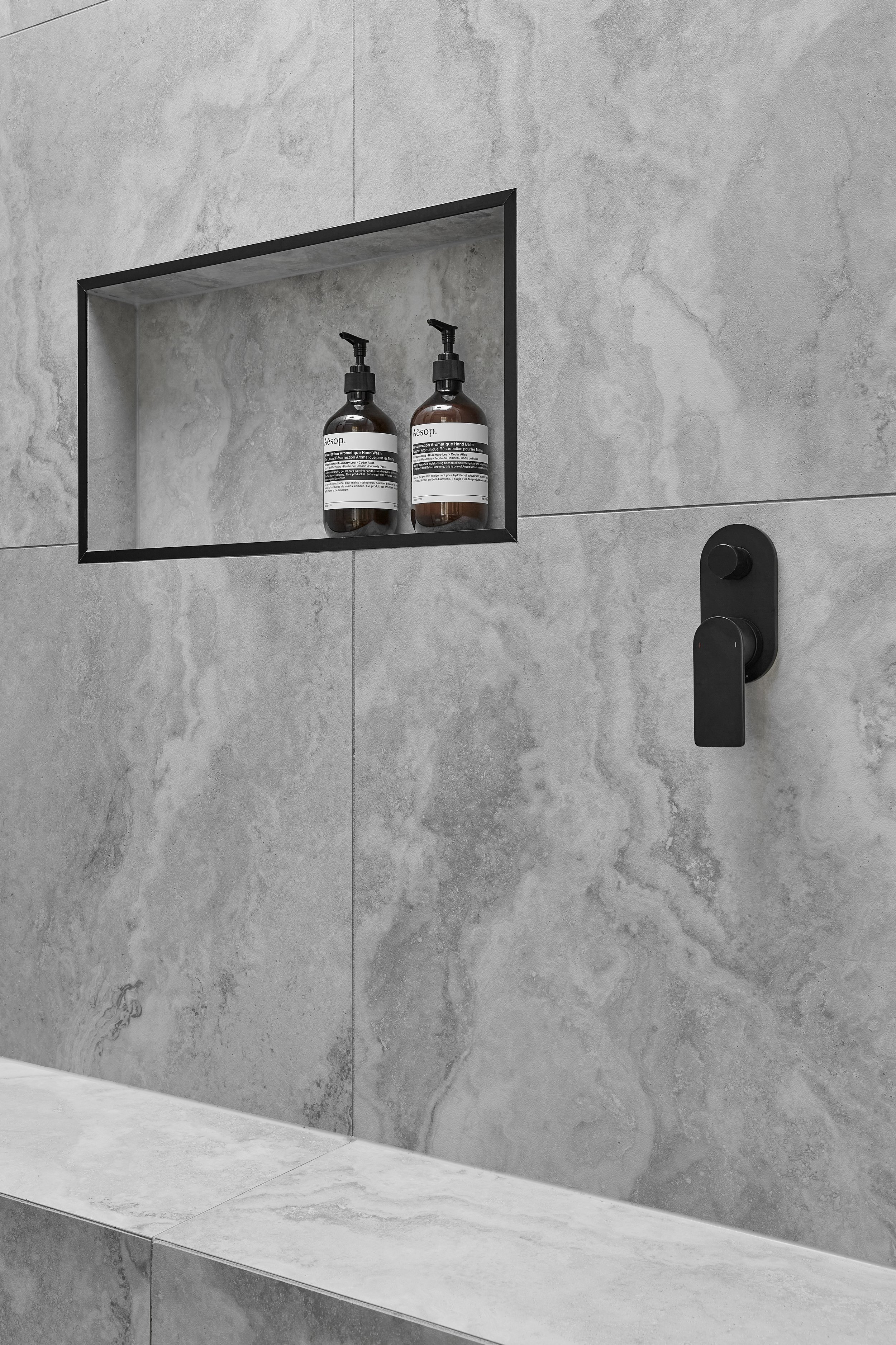 WATTLEHOUSE_ENSUITE_DETAIL_CARABEZINTERIORS.jpg