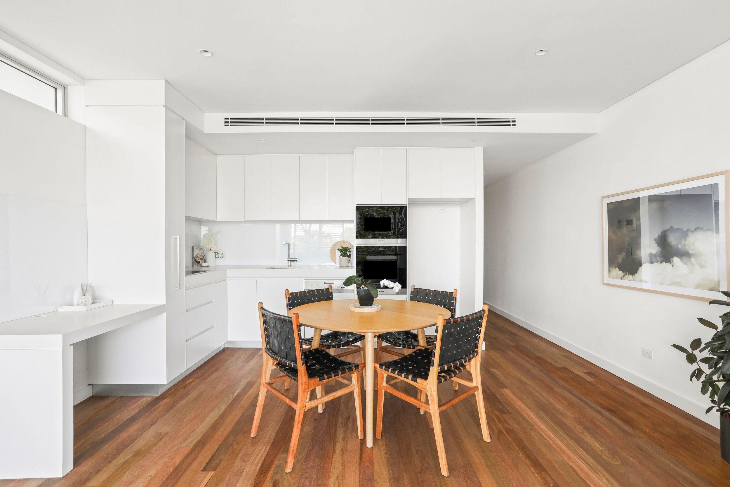 RAMSGATEBEACH_KITCHEN_CARABEZINTERIORS.jpg