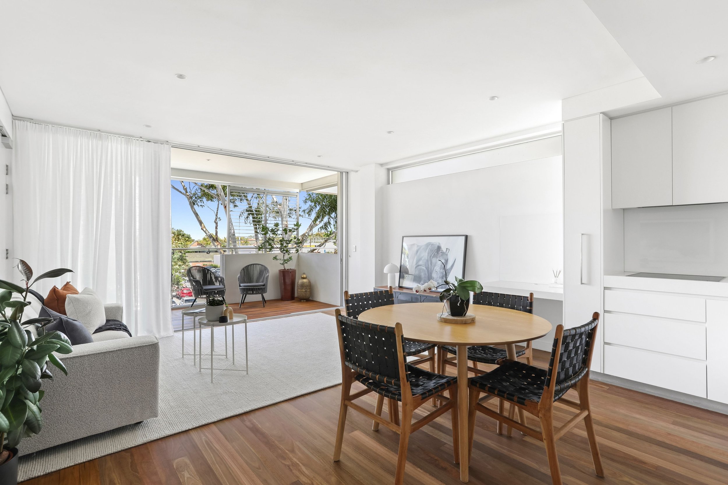RAMSGATEBEACH_LIVING_CARABEZINTERIORS.jpg