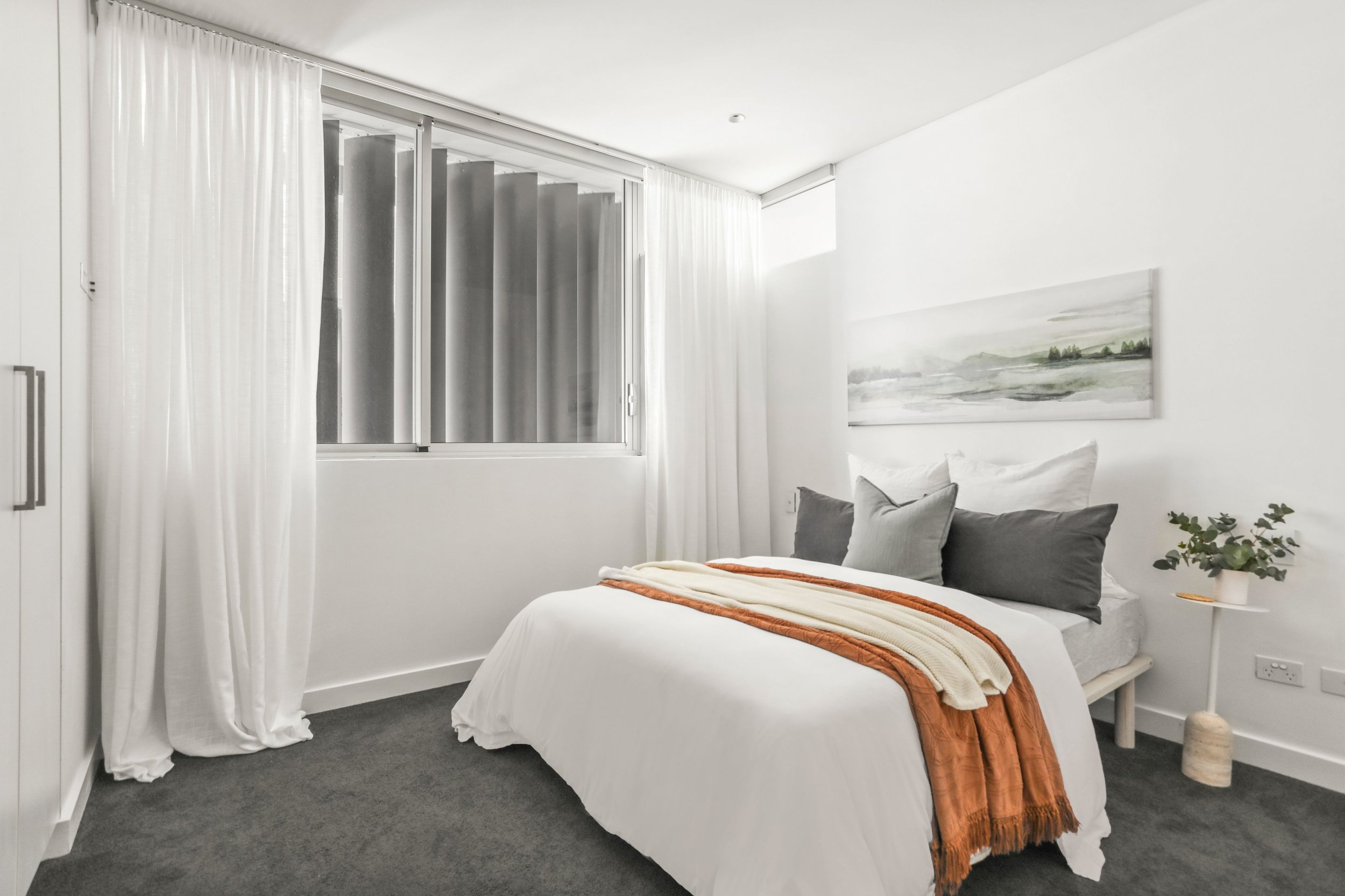 RAMSGATEBEACH_MAINBED_CARABEZINTERIORS.jpg