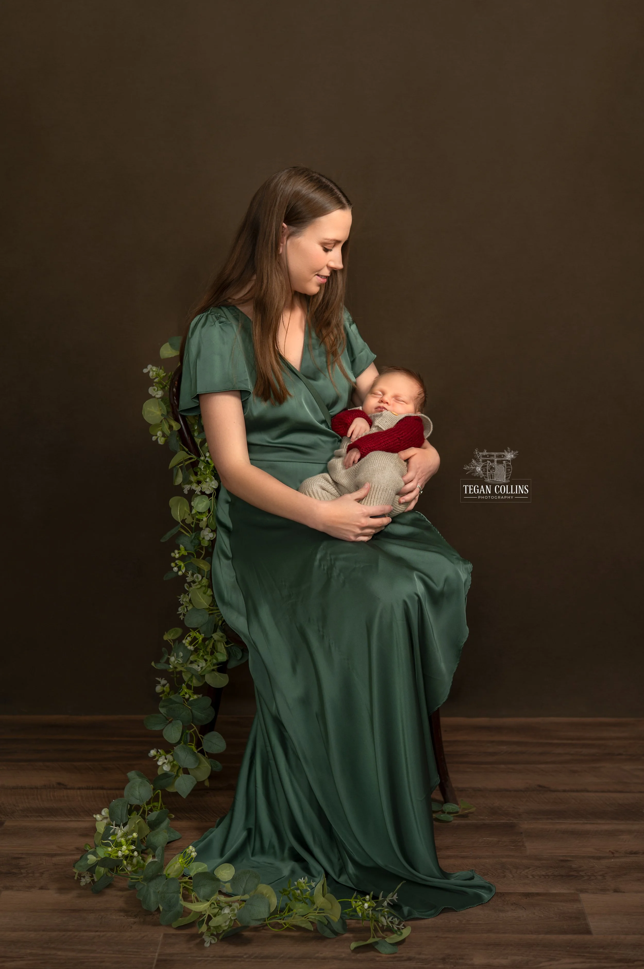 Snuggled close with Mummy - Tegan Collins Photography.jpg