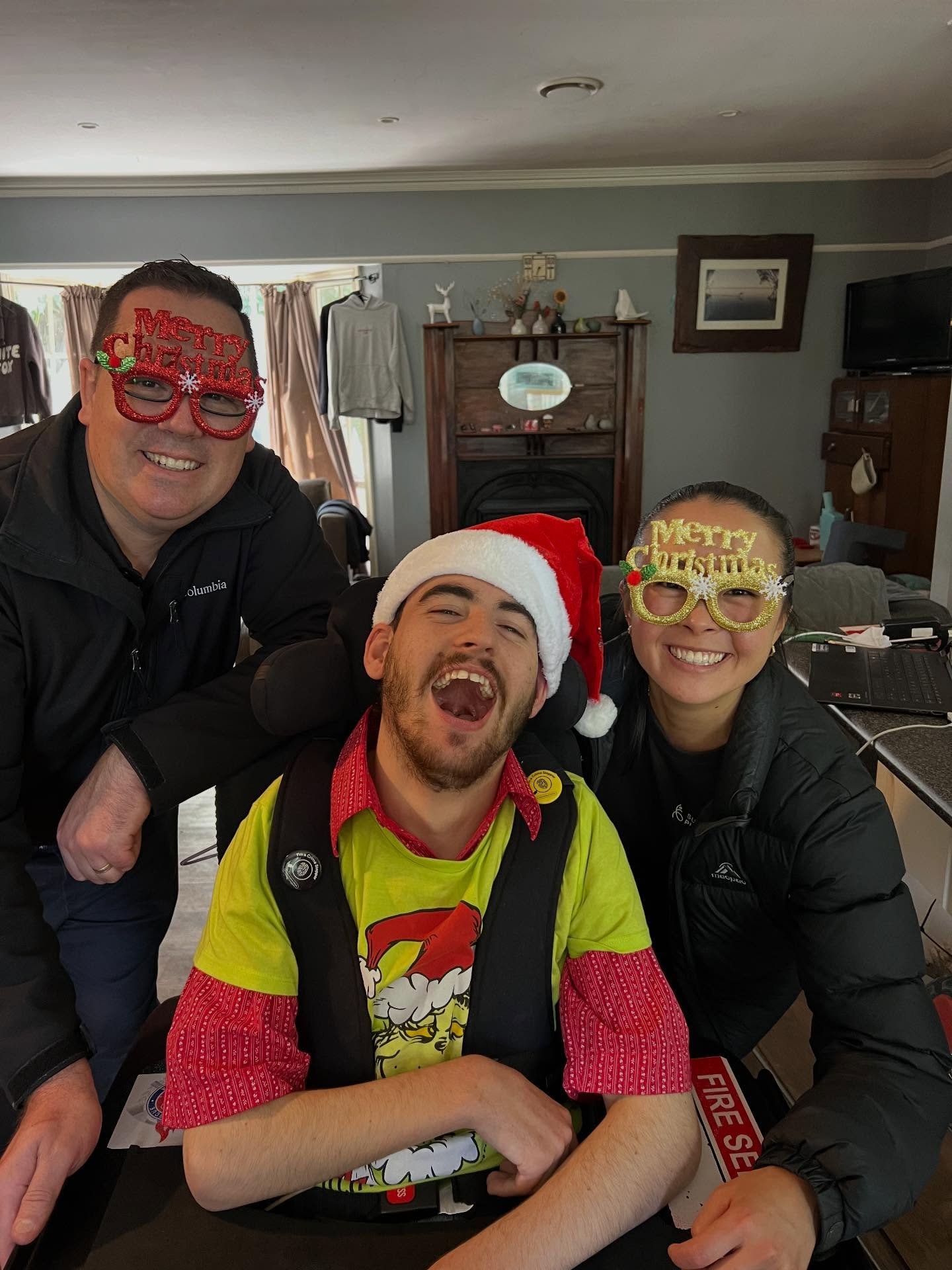 🎄✅❤️Getting festive at Succeed Physiotherapy! Only a few more weeks left until we shut for Christmas so make sure you touch base about your last sessions for 2026. Thanks Archie and Stew for getting Adrienne into the Christmas spirit! 🌟