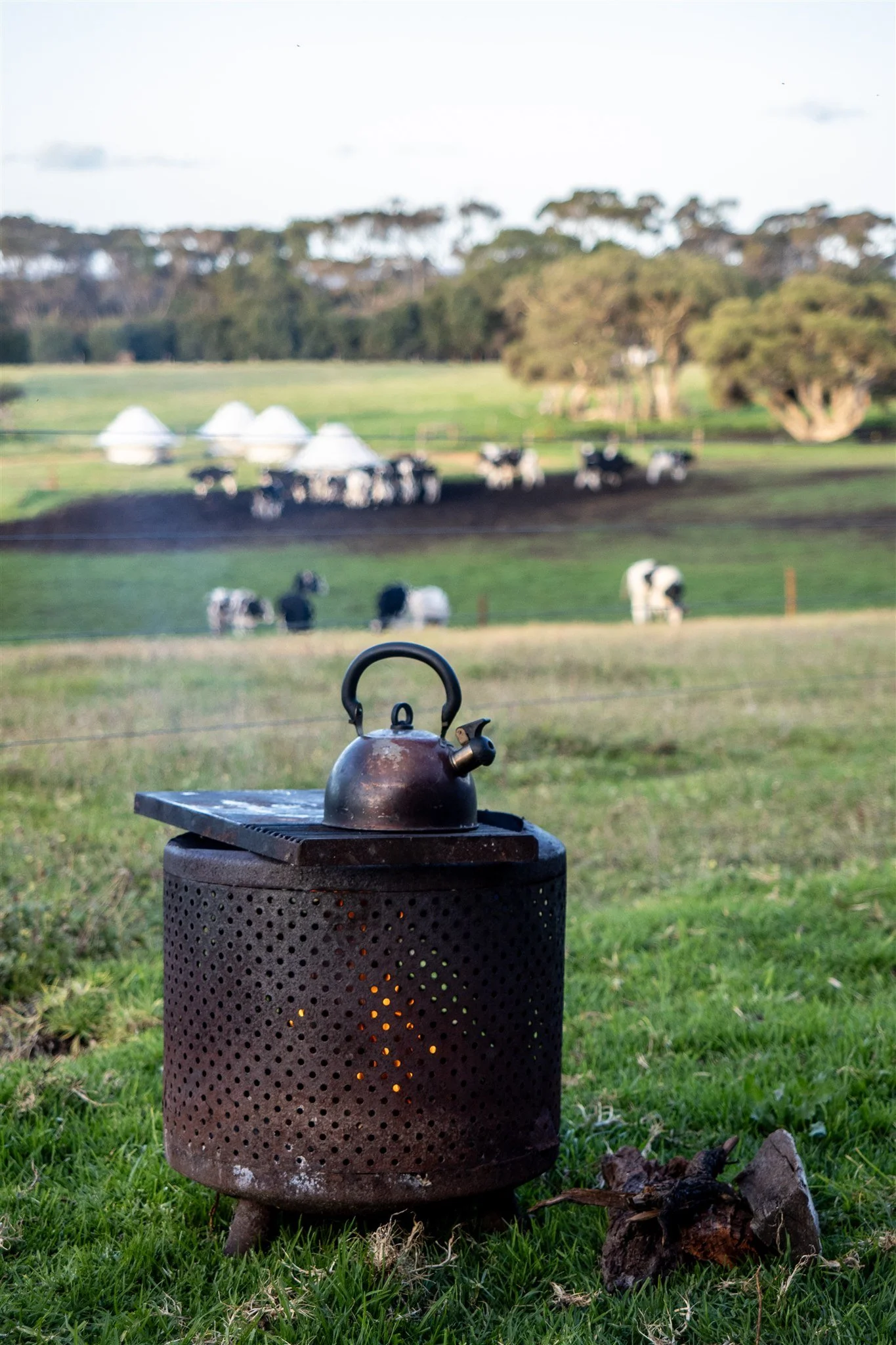 Camp cooking and kettle