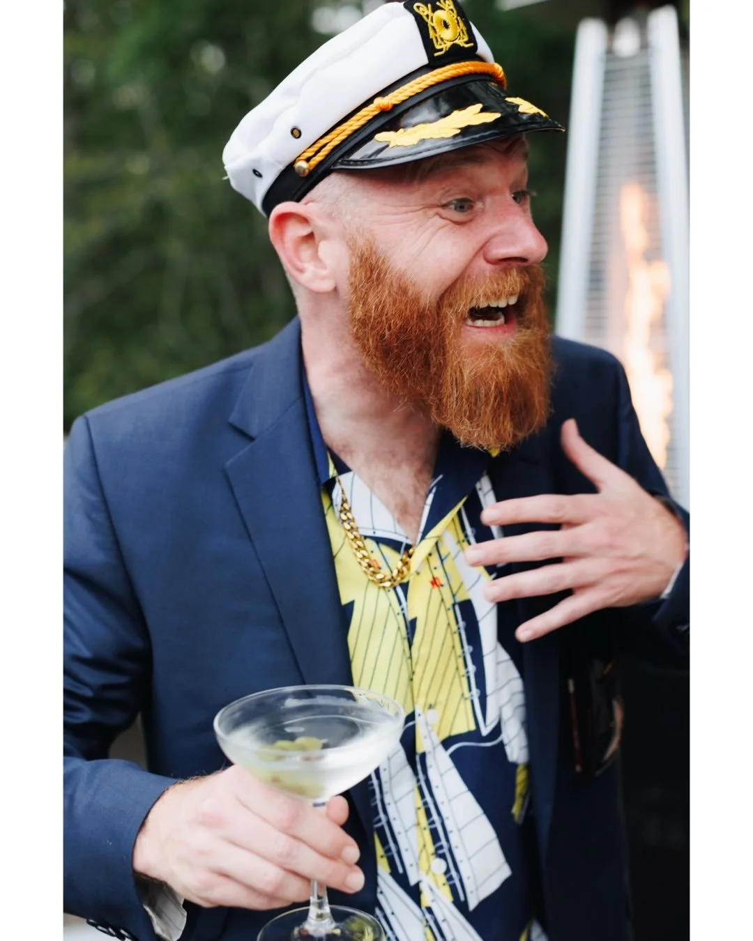 ⚓️Maine Meets Miami🌴 might be one of my favorite wedding guest dress codes of all time.

Jenna and Steve invited their guests to dress in a blend of colorful, nautical and tropical blend and it did NOT disappoint. I love when guests have fun with th