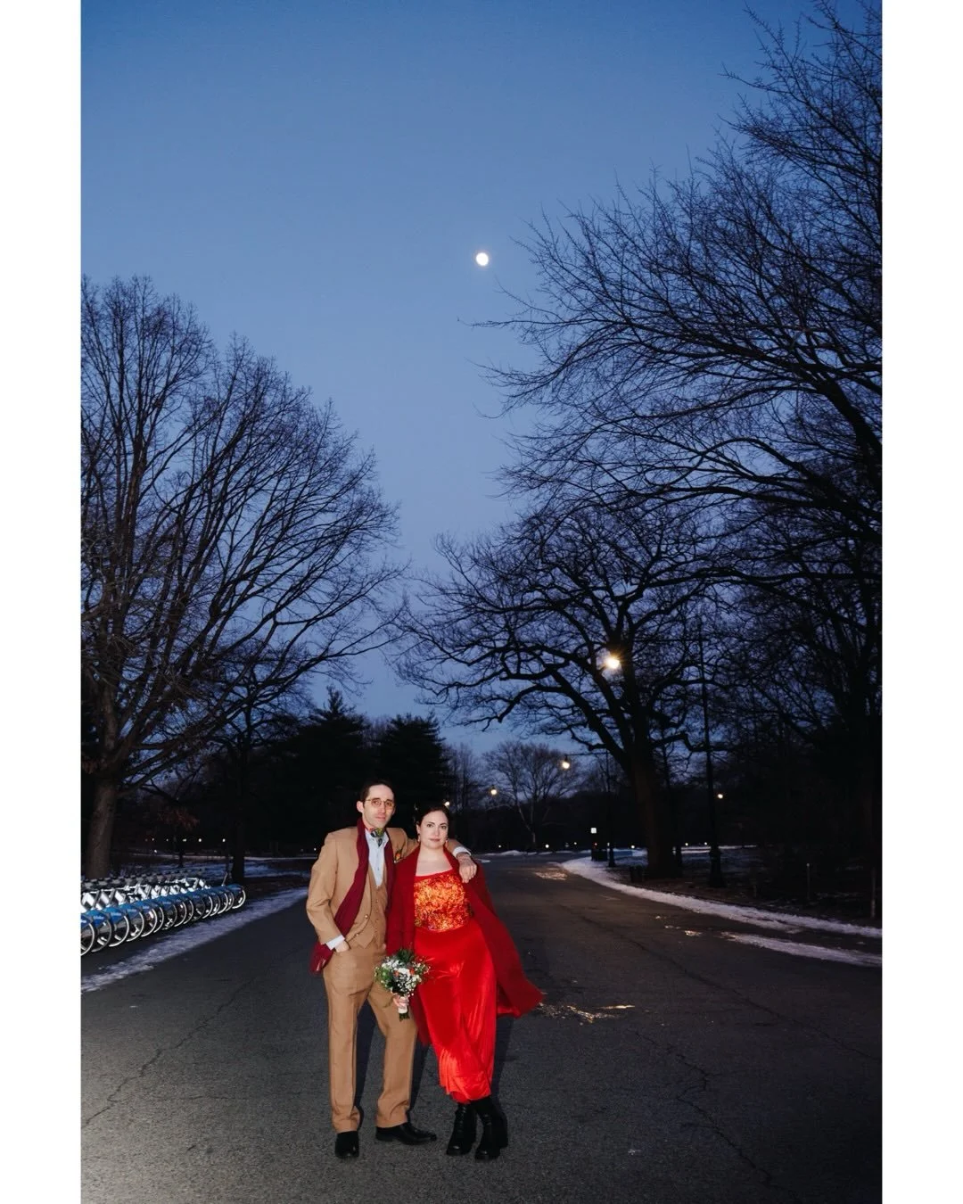 🌖Happy Full Moon day everyone. It's pretty rare to get a visible moon on your wedding day but when it happens, I like to bring her in to a few shots🌛🌙