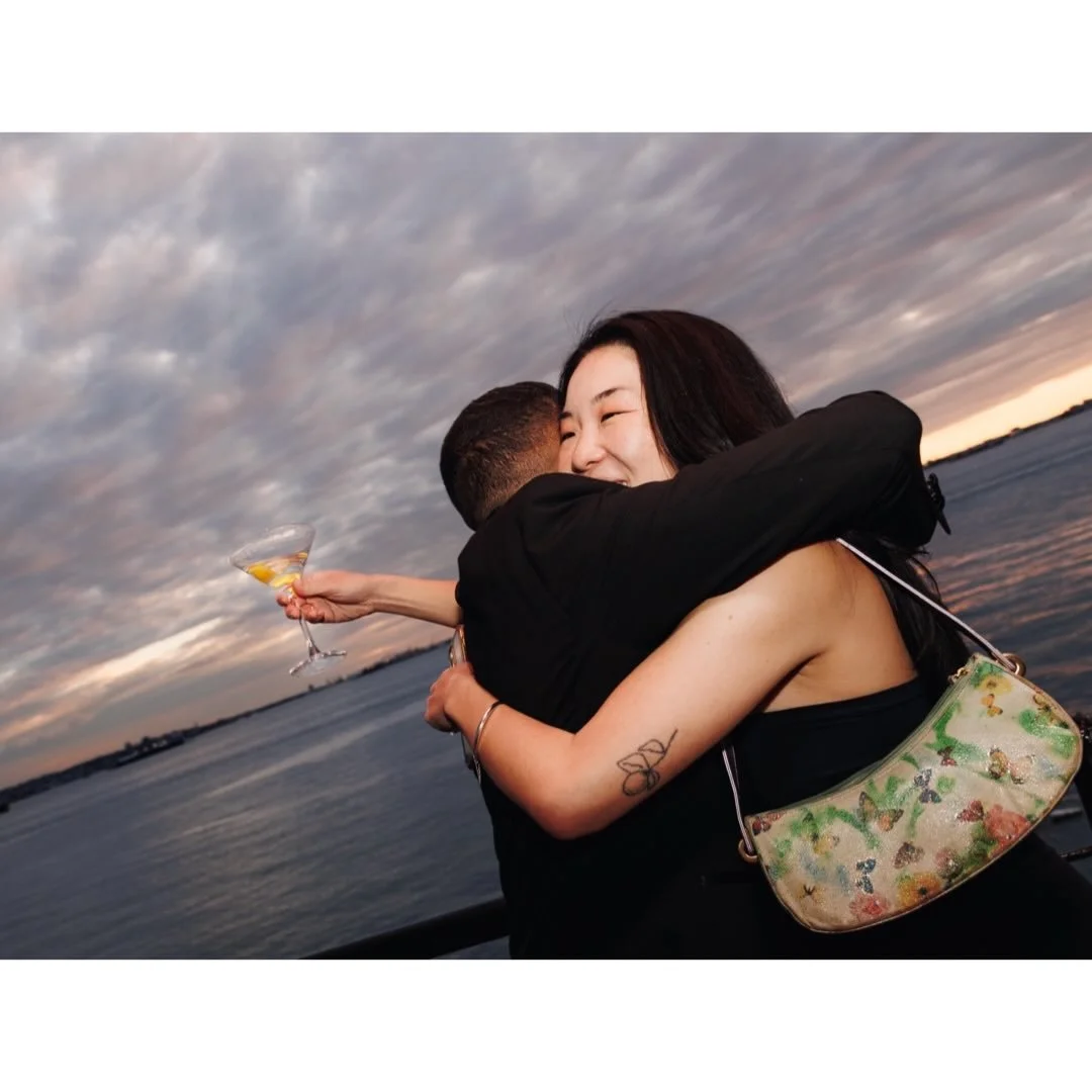 🍸 sunset cocktail &amp; hugs, happy Friday everyone🍸