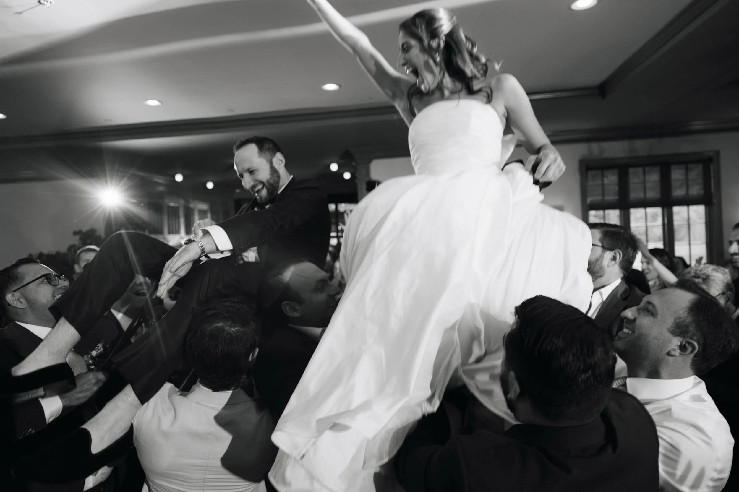 🪩 Rob &amp; Arden (otherwise known as Party Ardy) knew how to just that - PARTY. One of the most fun first dance to hora to multiple dance sets I've experienced in many moons, in no small part thanks to the incredible vocals and tunes and energy by 