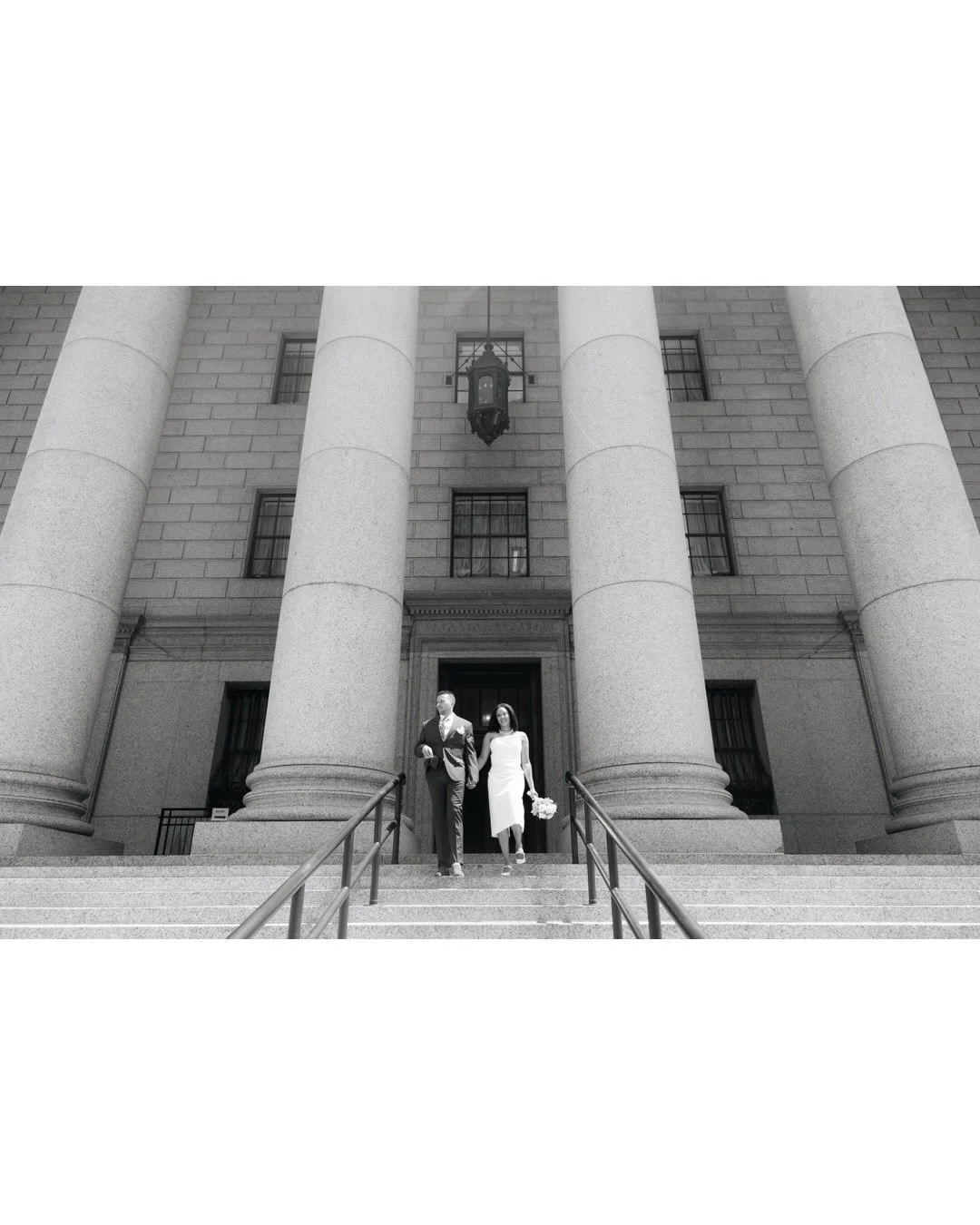 Downtown Manhattan has some of the best architecture in the city, always a perfect backdrop for City Hall sweethearts in love - and Alex and Emilio looking extra classy and timeless here ✨