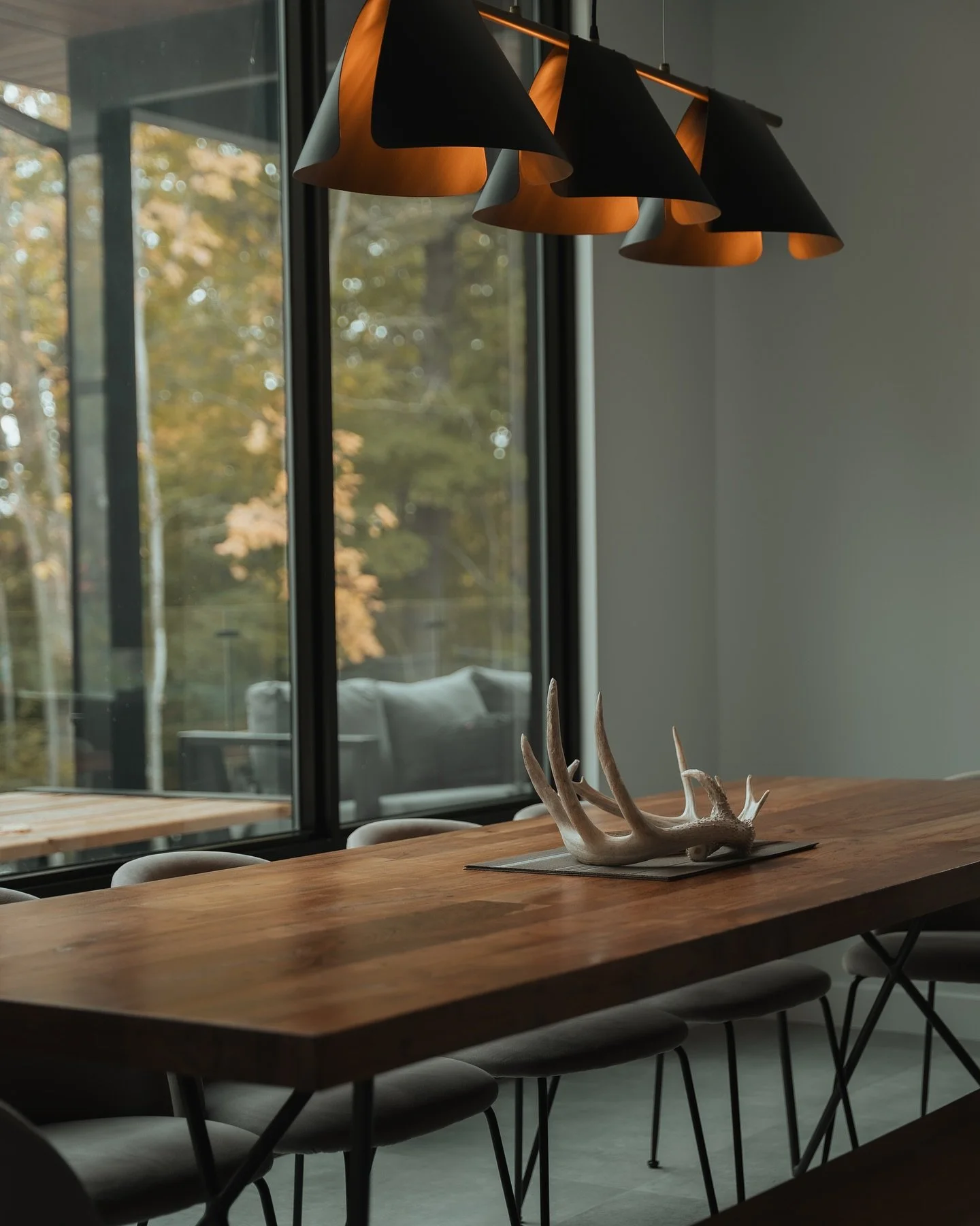 cozy moments to cap off our time at The Willis Estate.
ontario&rsquo;s lakeside lifestyle meets luxury. a treat to wake up to and hang at the lake with a hot coffee - looking forward to the next getaway 😌