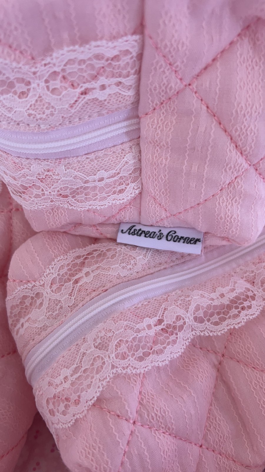 pink-lace-makeup-bag.jpg