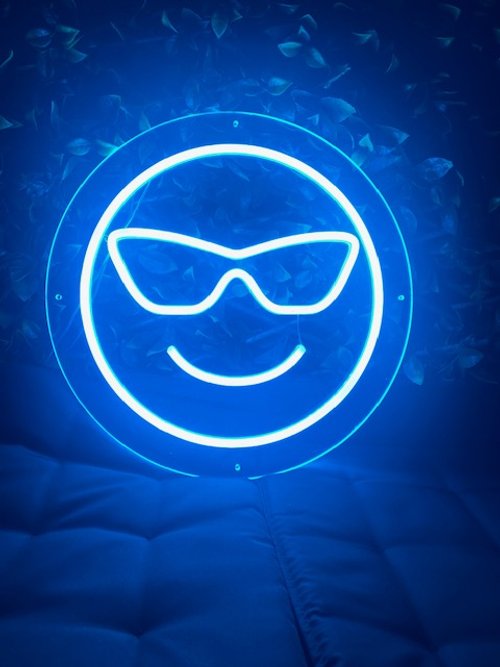 chicky neon 15.jpg